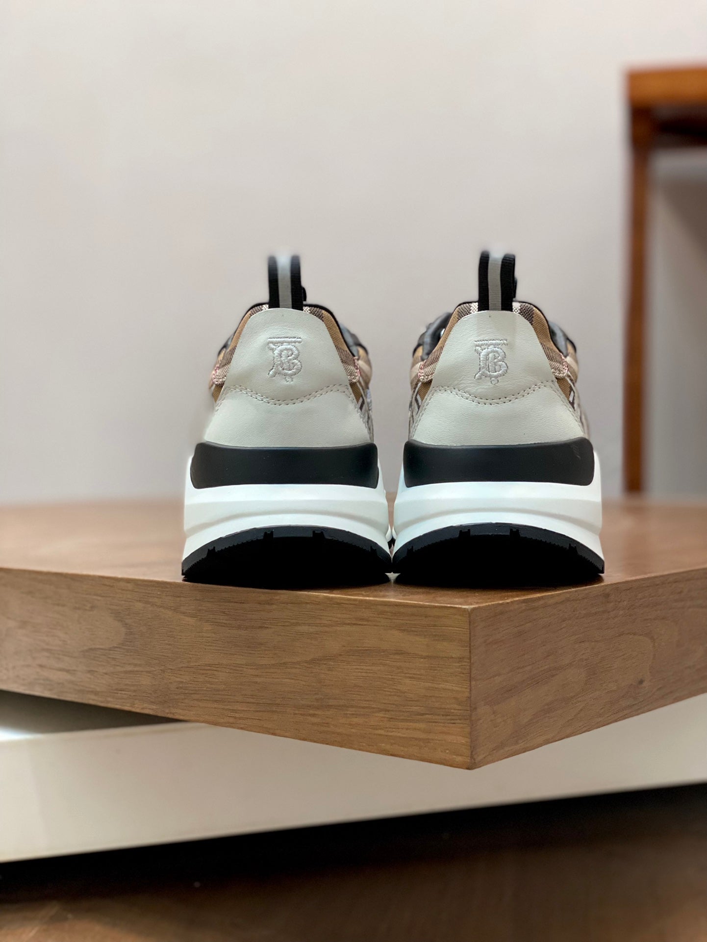 Burberry-059Shoes