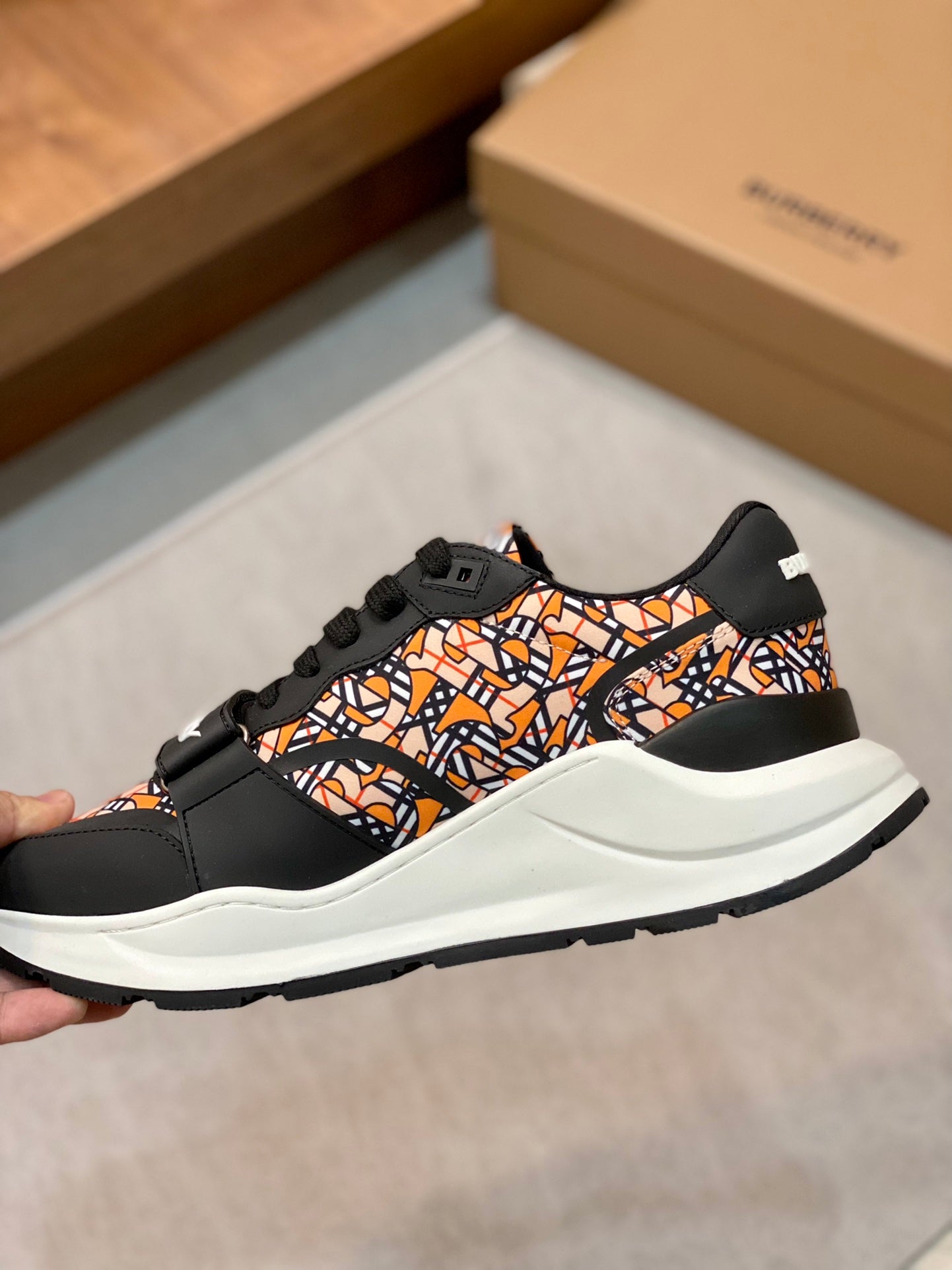 Burberry-060Shoes