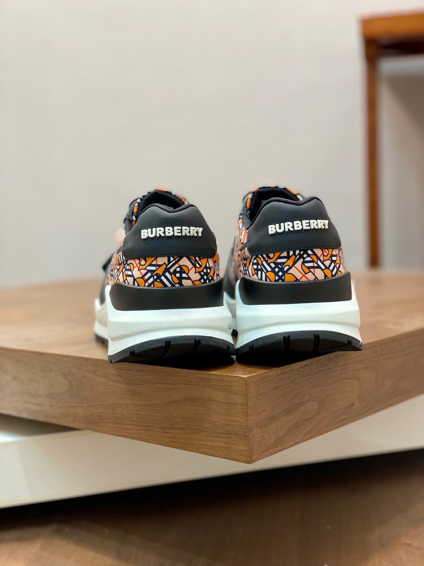 Burberry-060Shoes