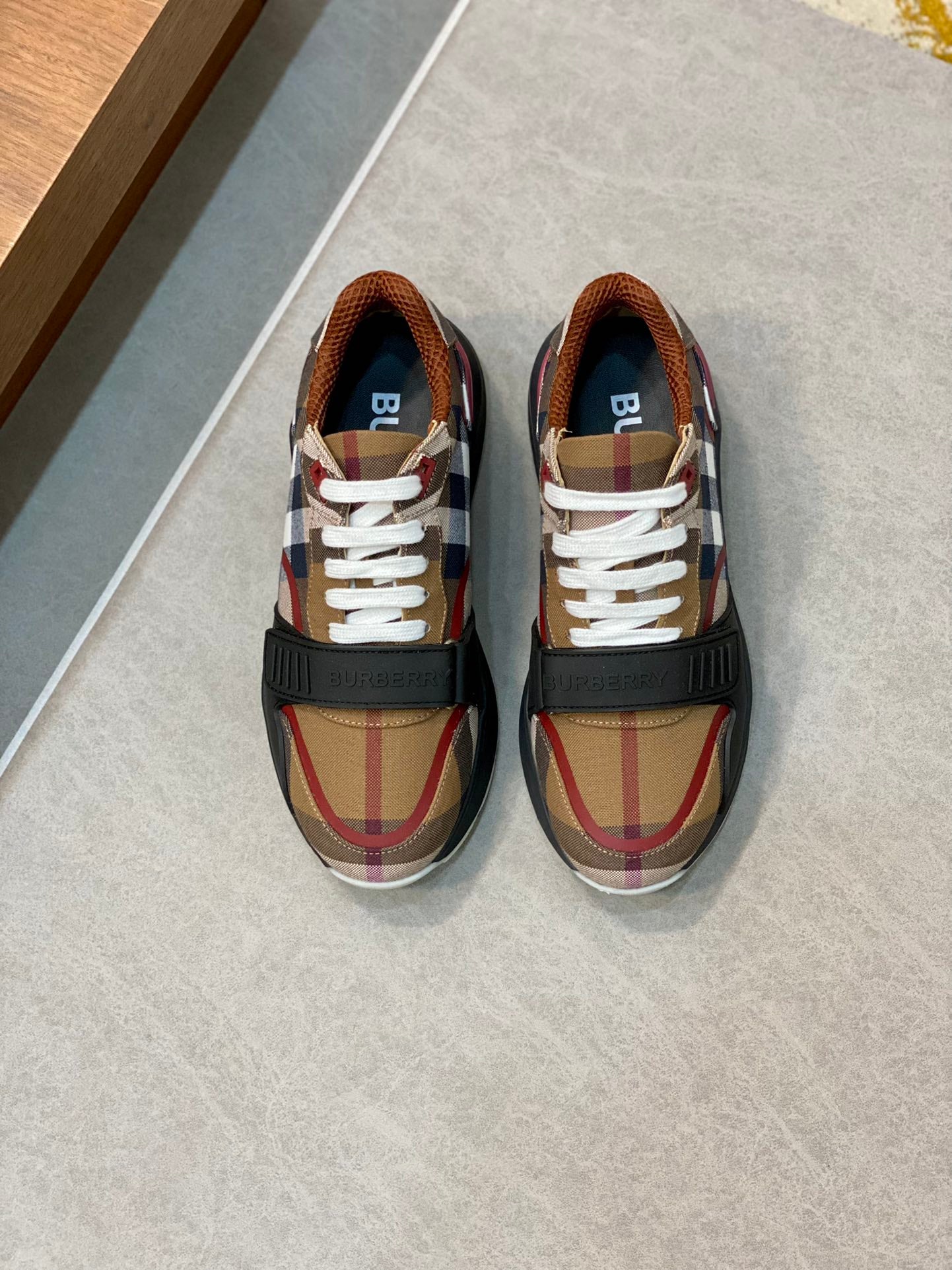 Burberry-064Shoes