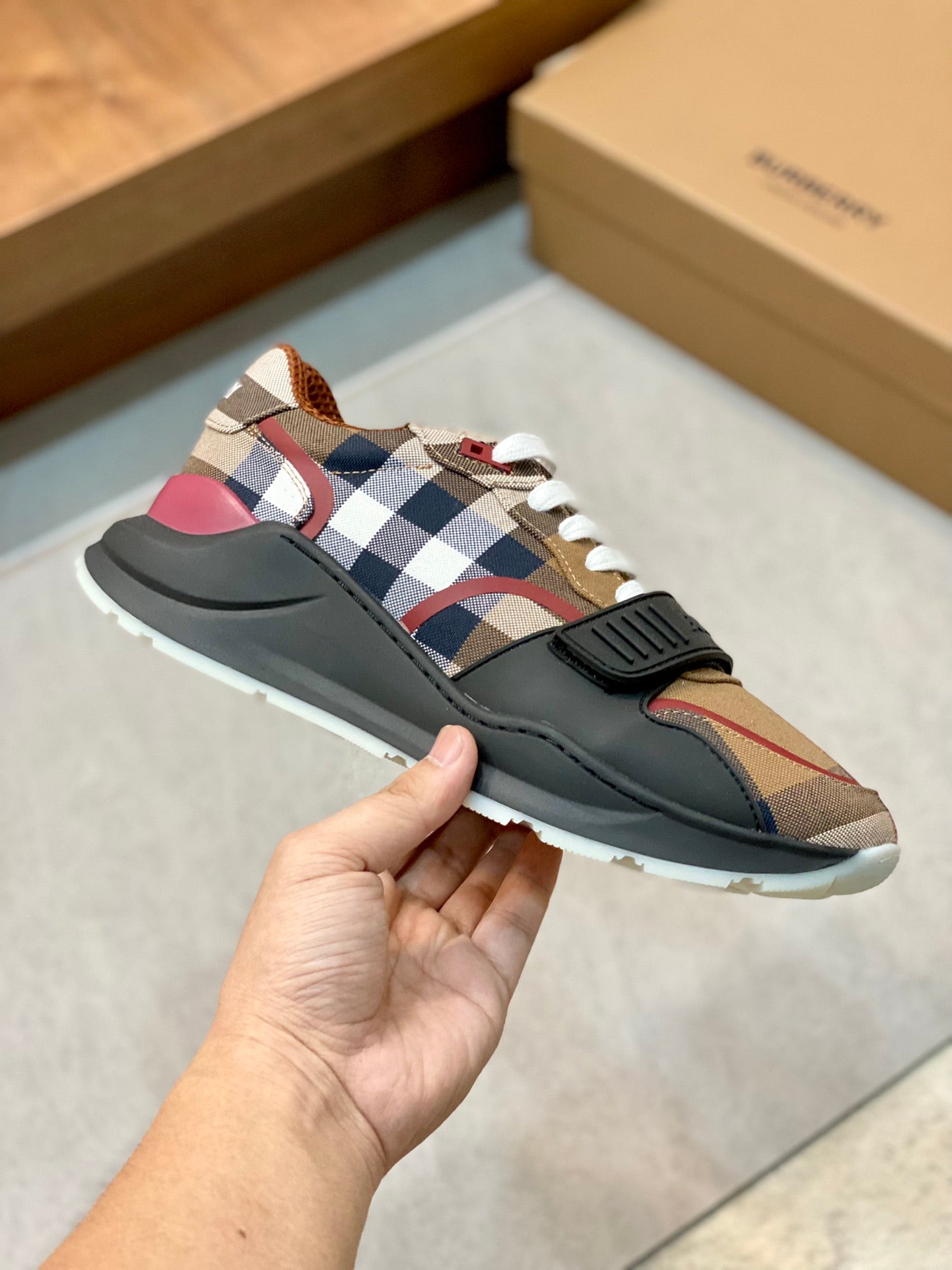 Burberry-064Shoes