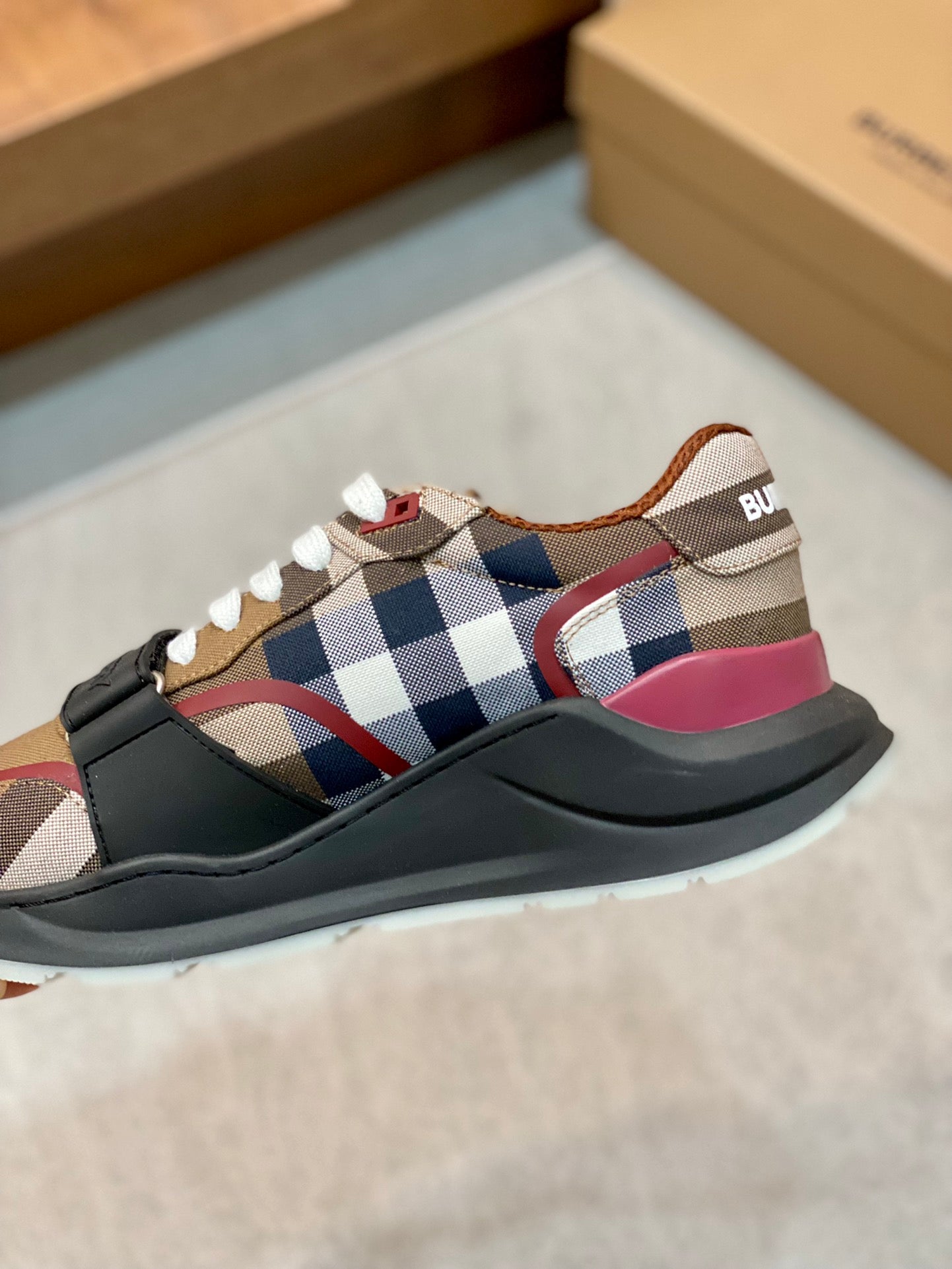 Burberry-064Shoes