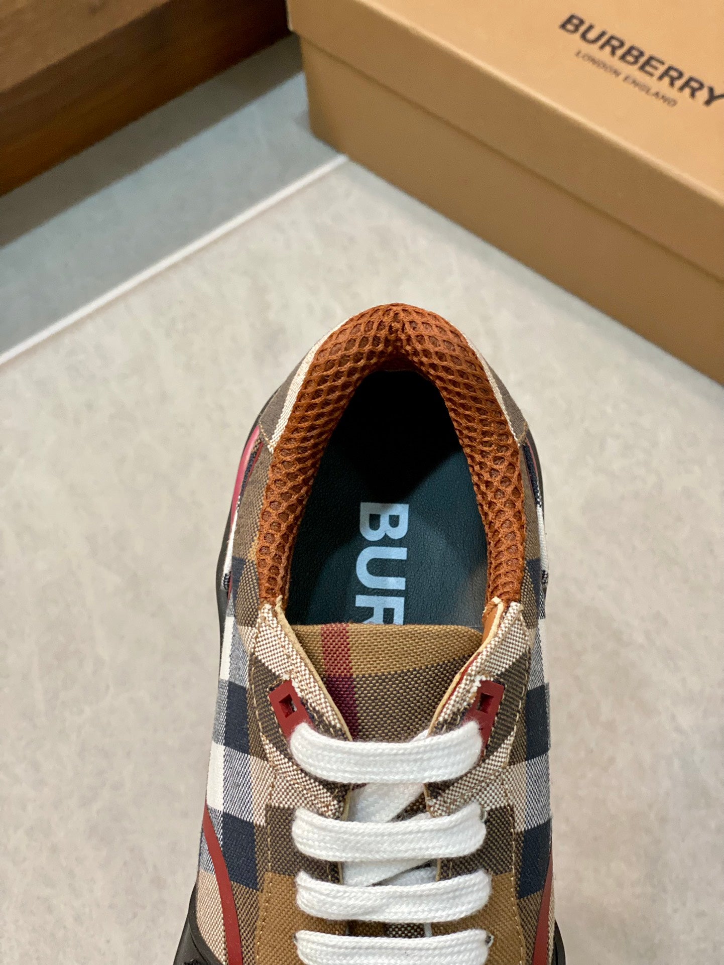 Burberry-064Shoes
