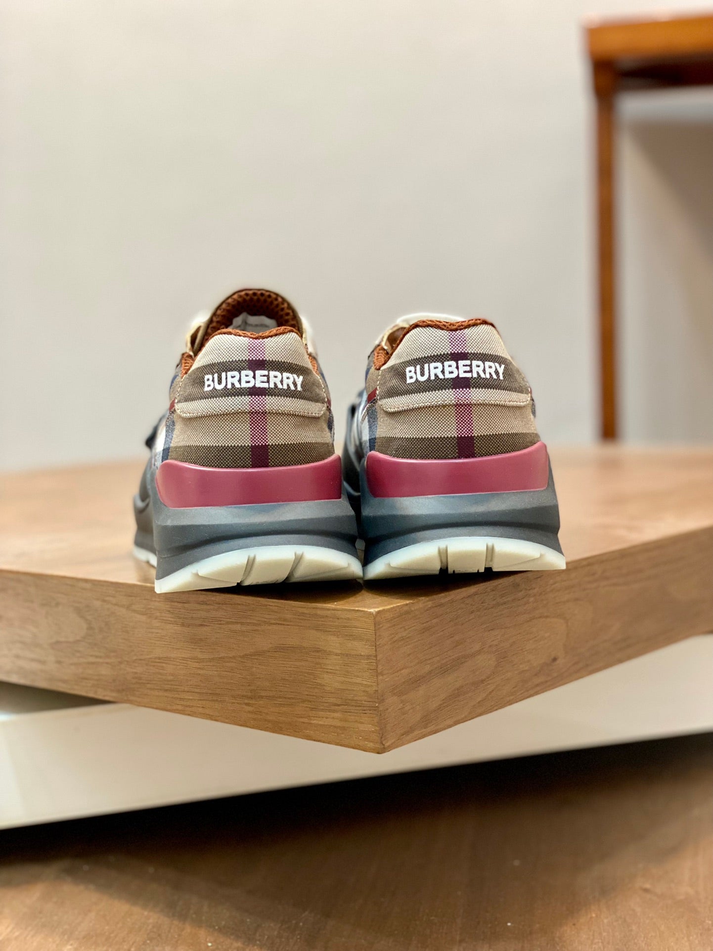 Burberry-064Shoes