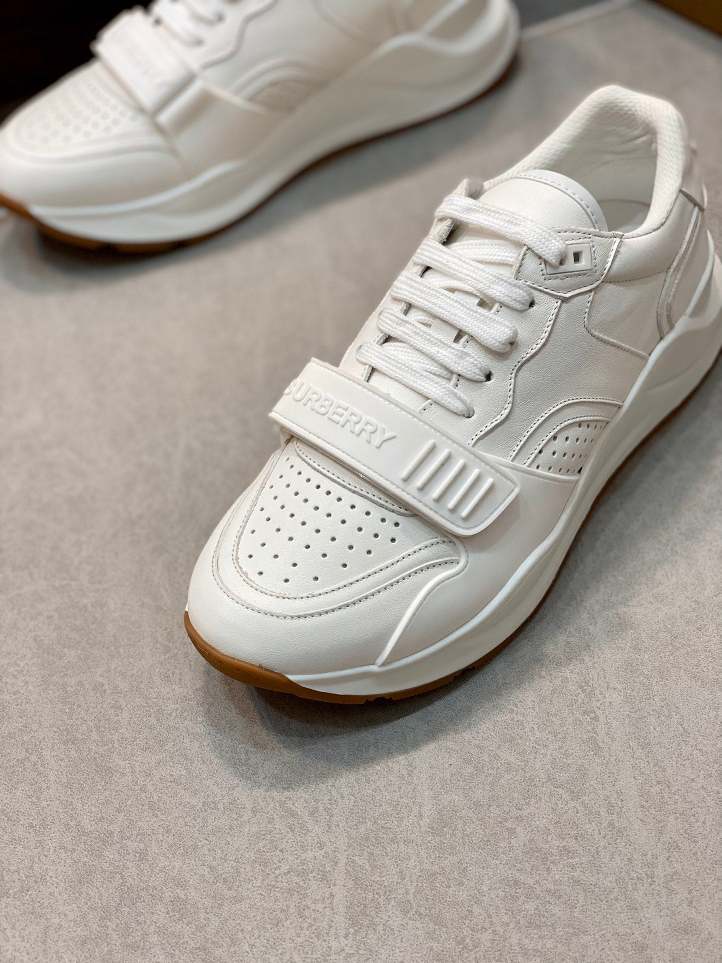 Burberry-068Shoes