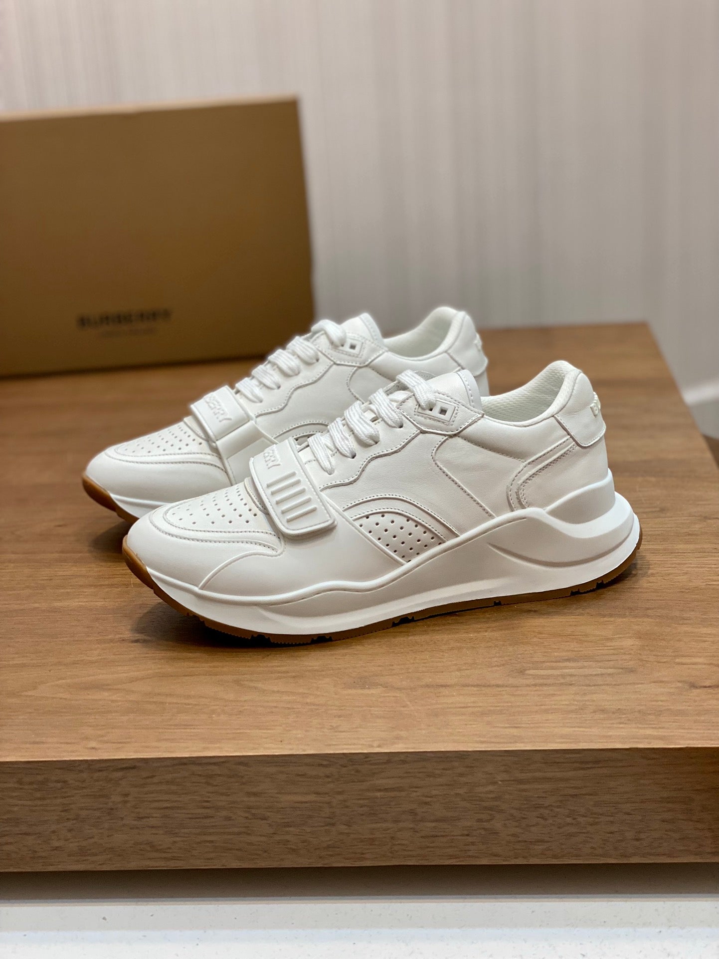 Burberry-068Shoes