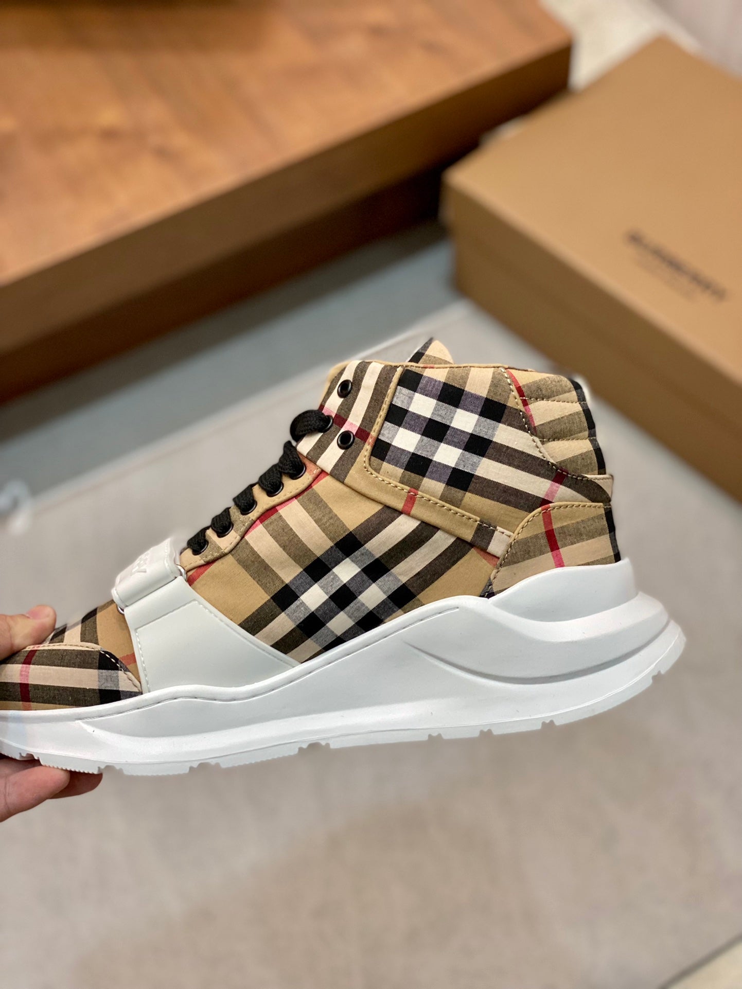 Burberry-069Shoes
