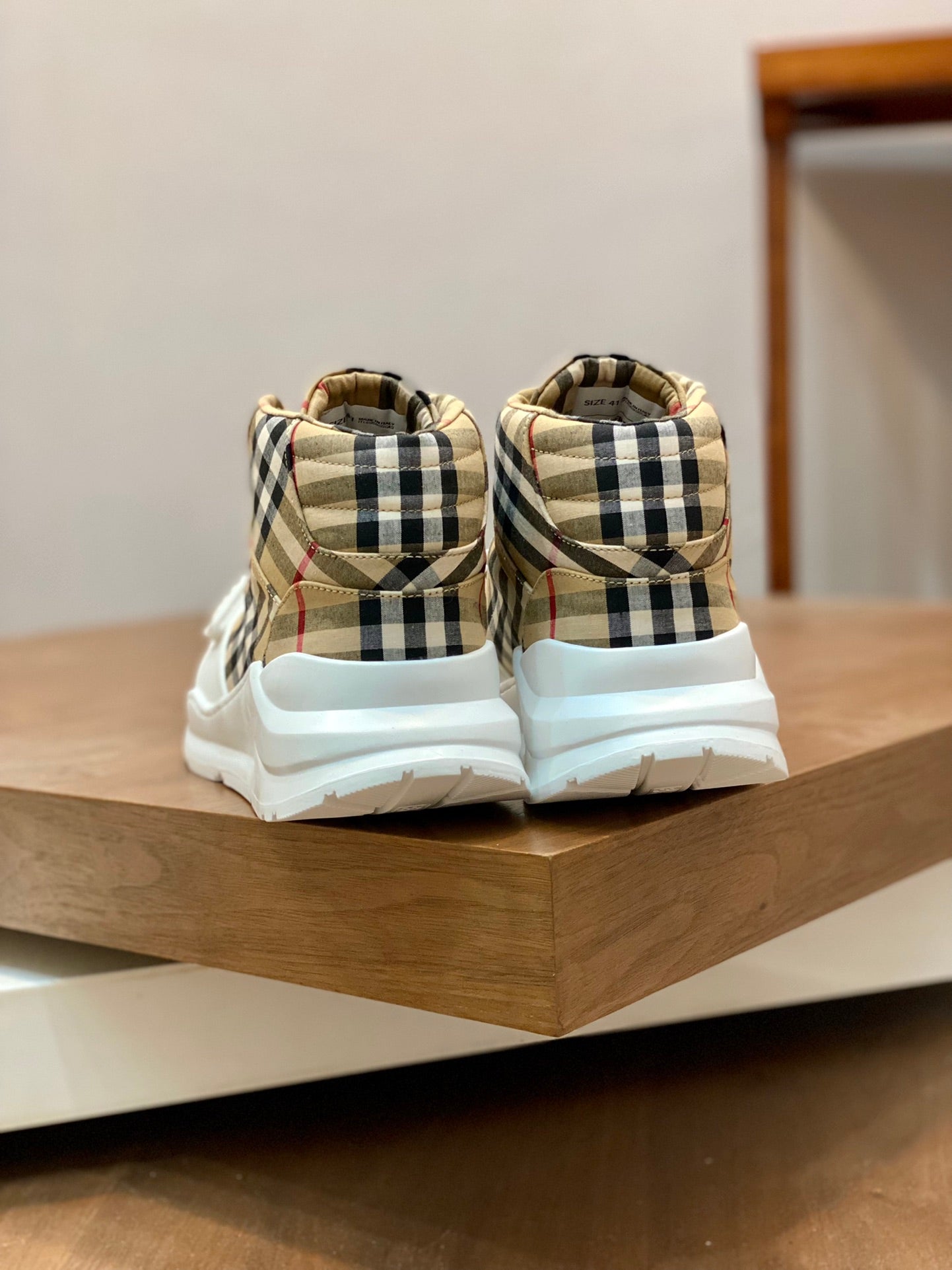Burberry-069Shoes