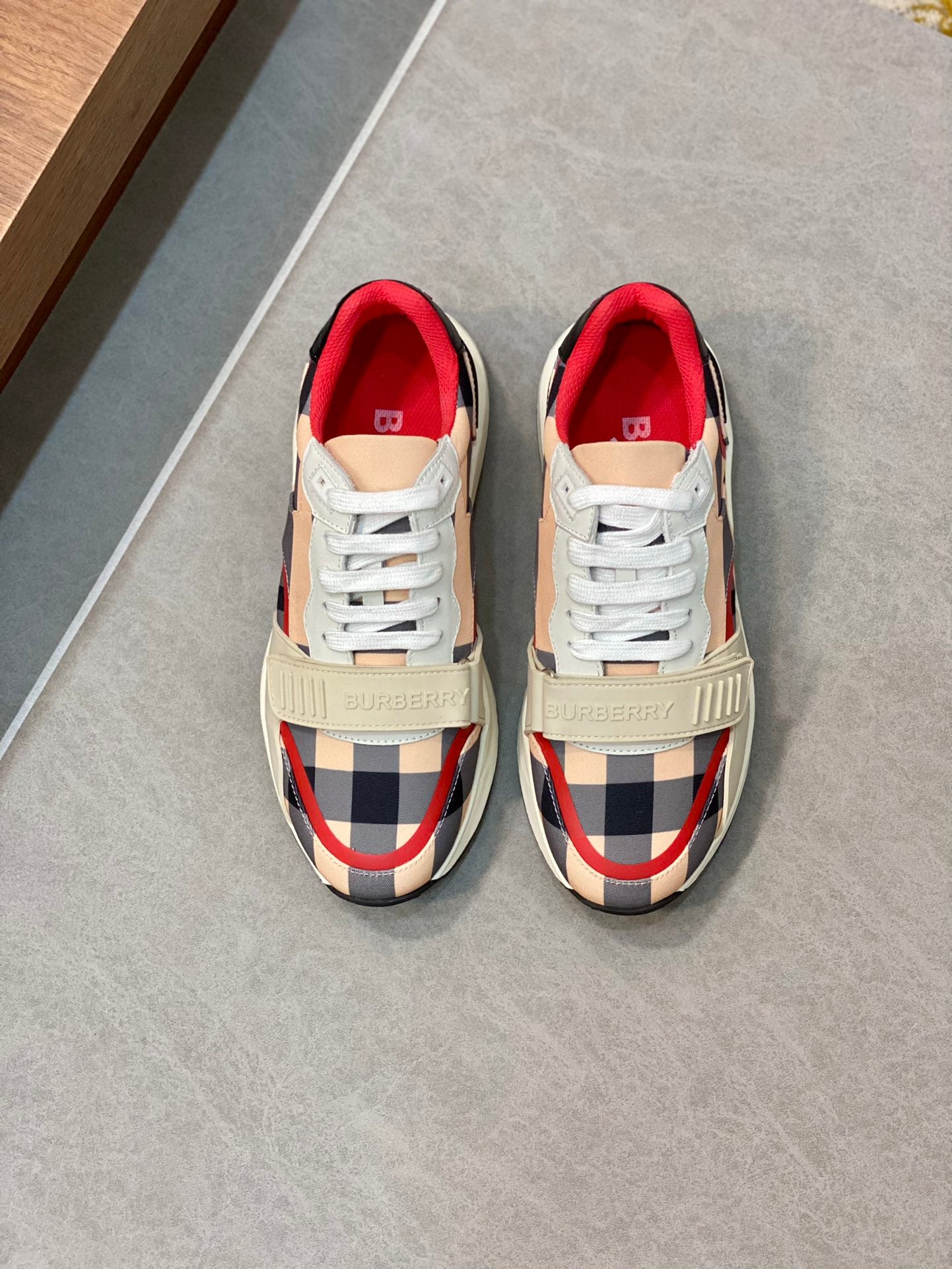 Burberry-070Shoes