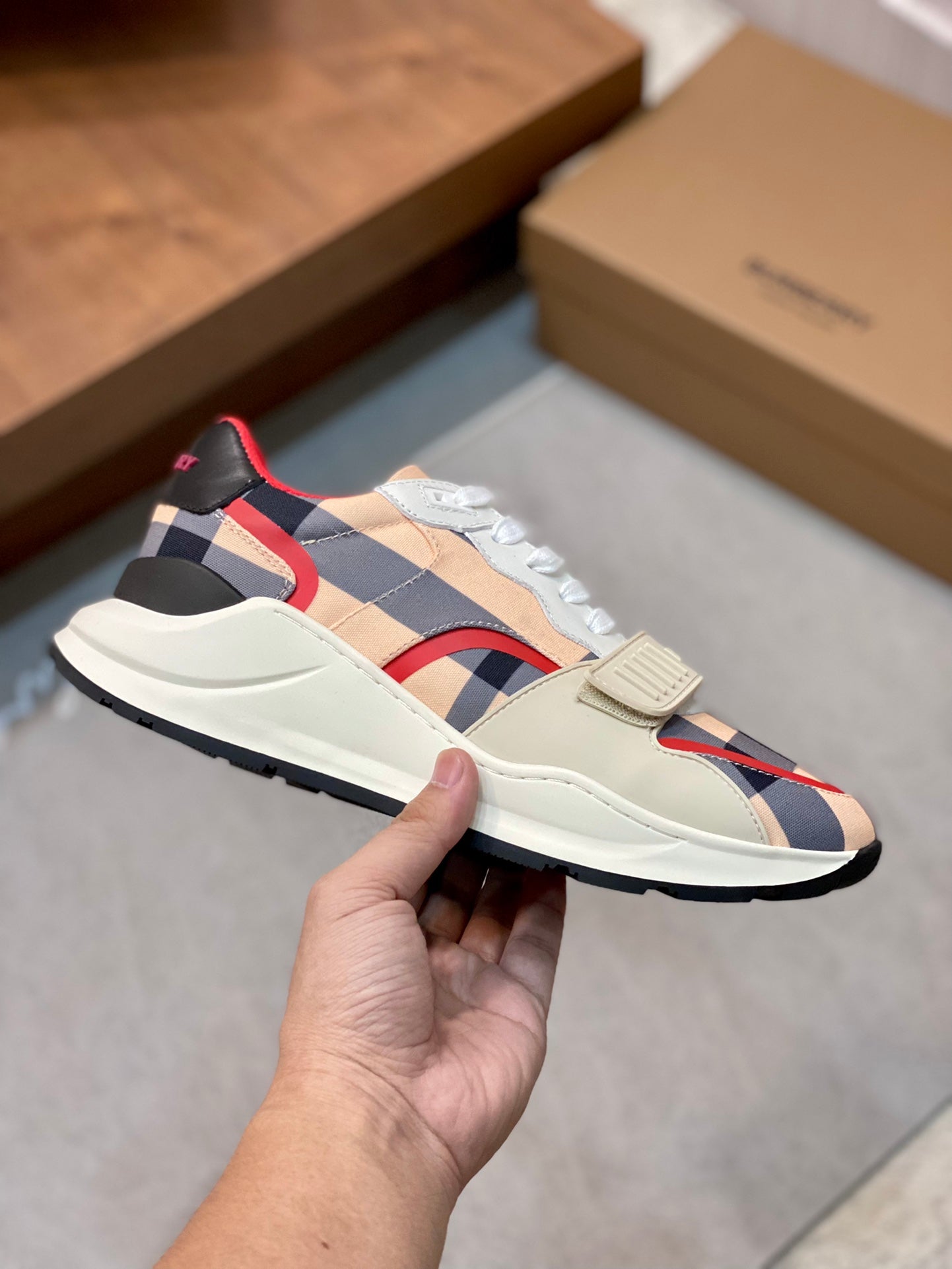 Burberry-070Shoes