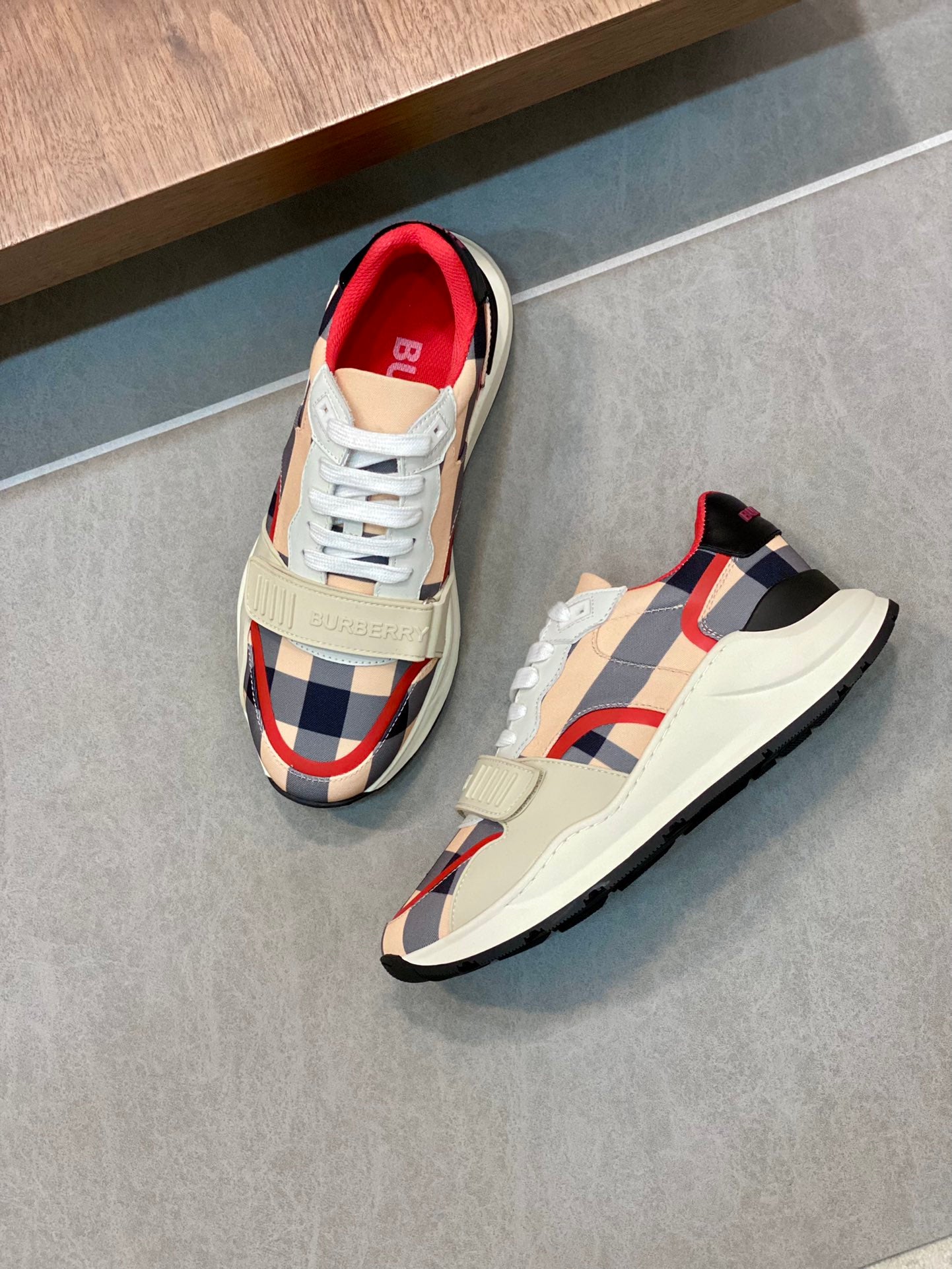 Burberry-070Shoes