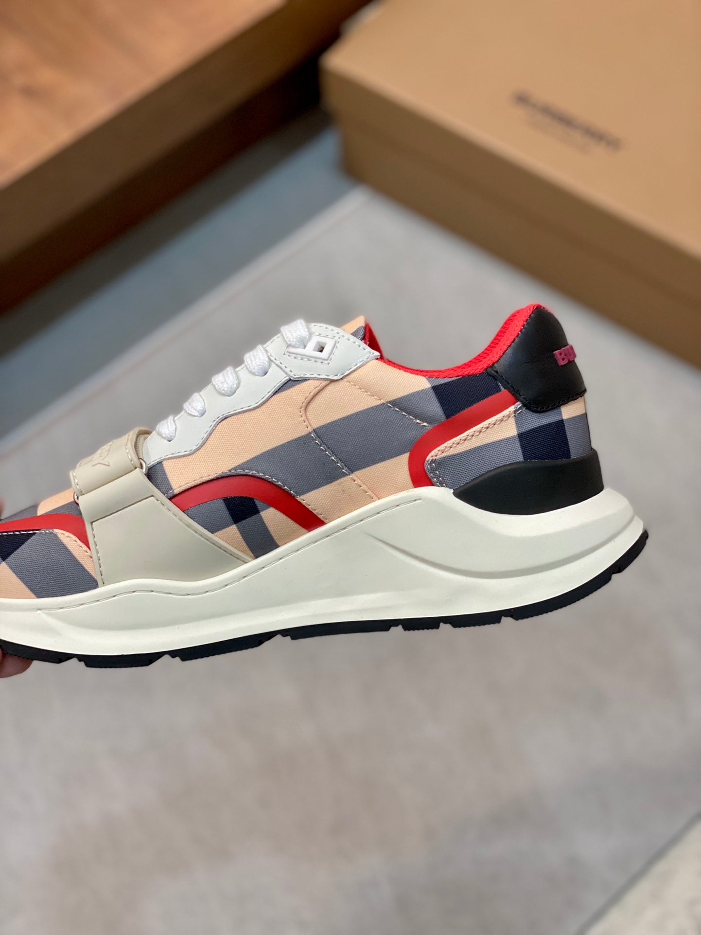 Burberry-070Shoes