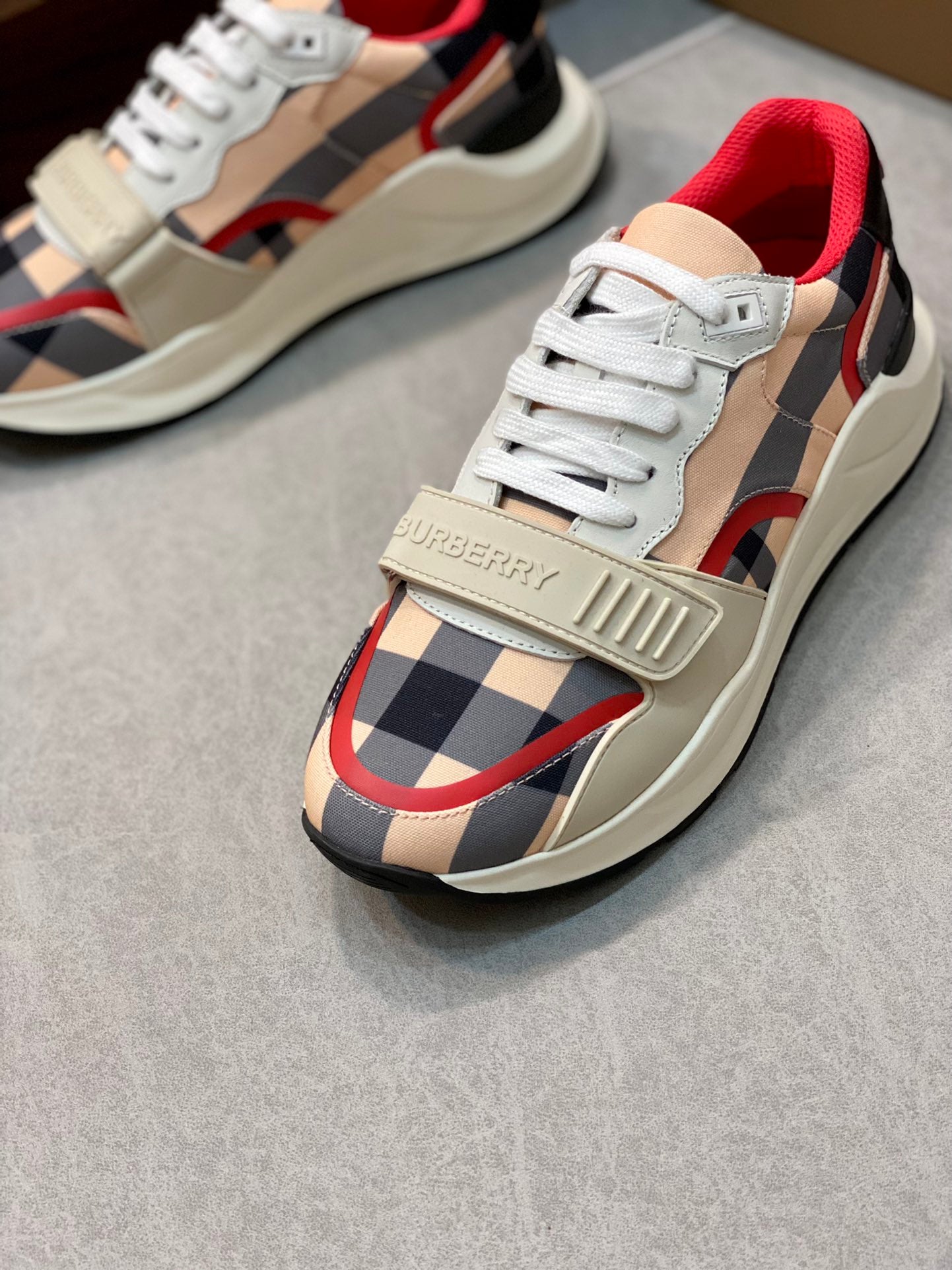 Burberry-070Shoes