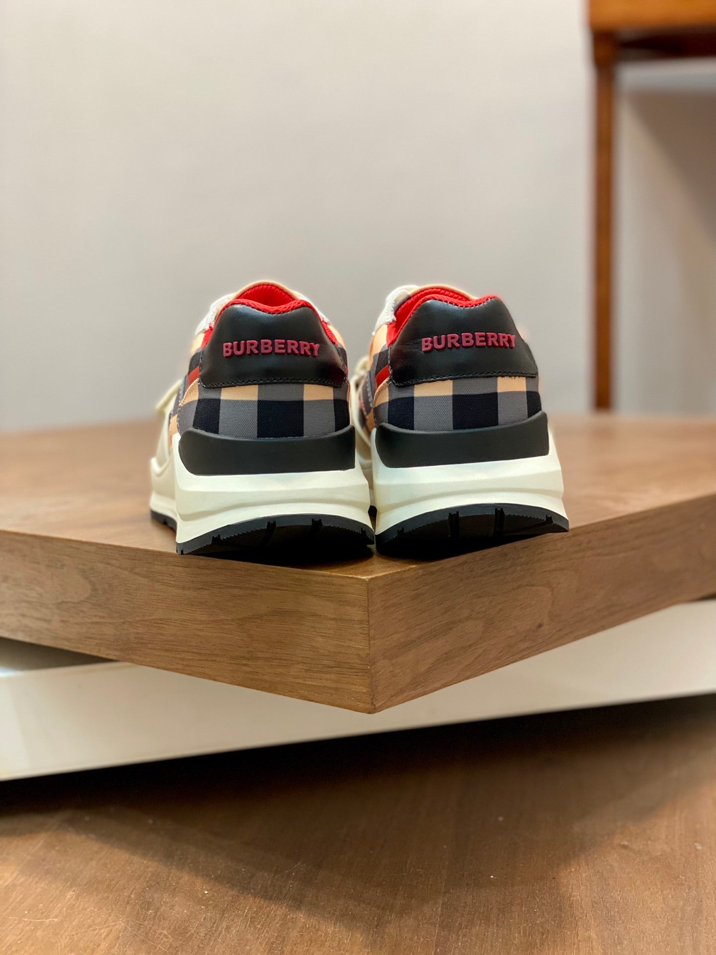 Burberry-070Shoes