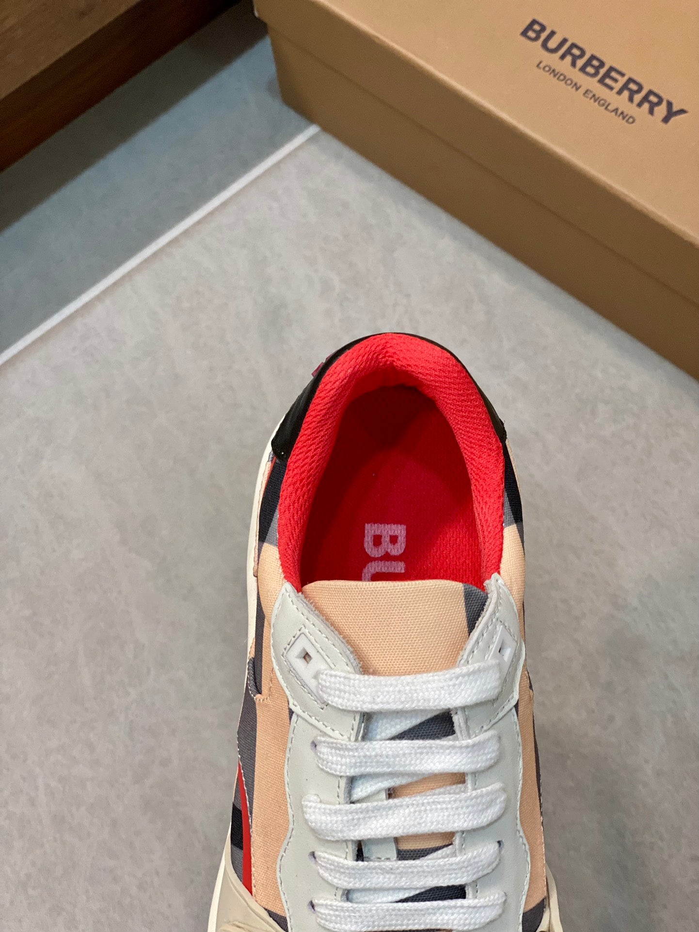 Burberry-070Shoes