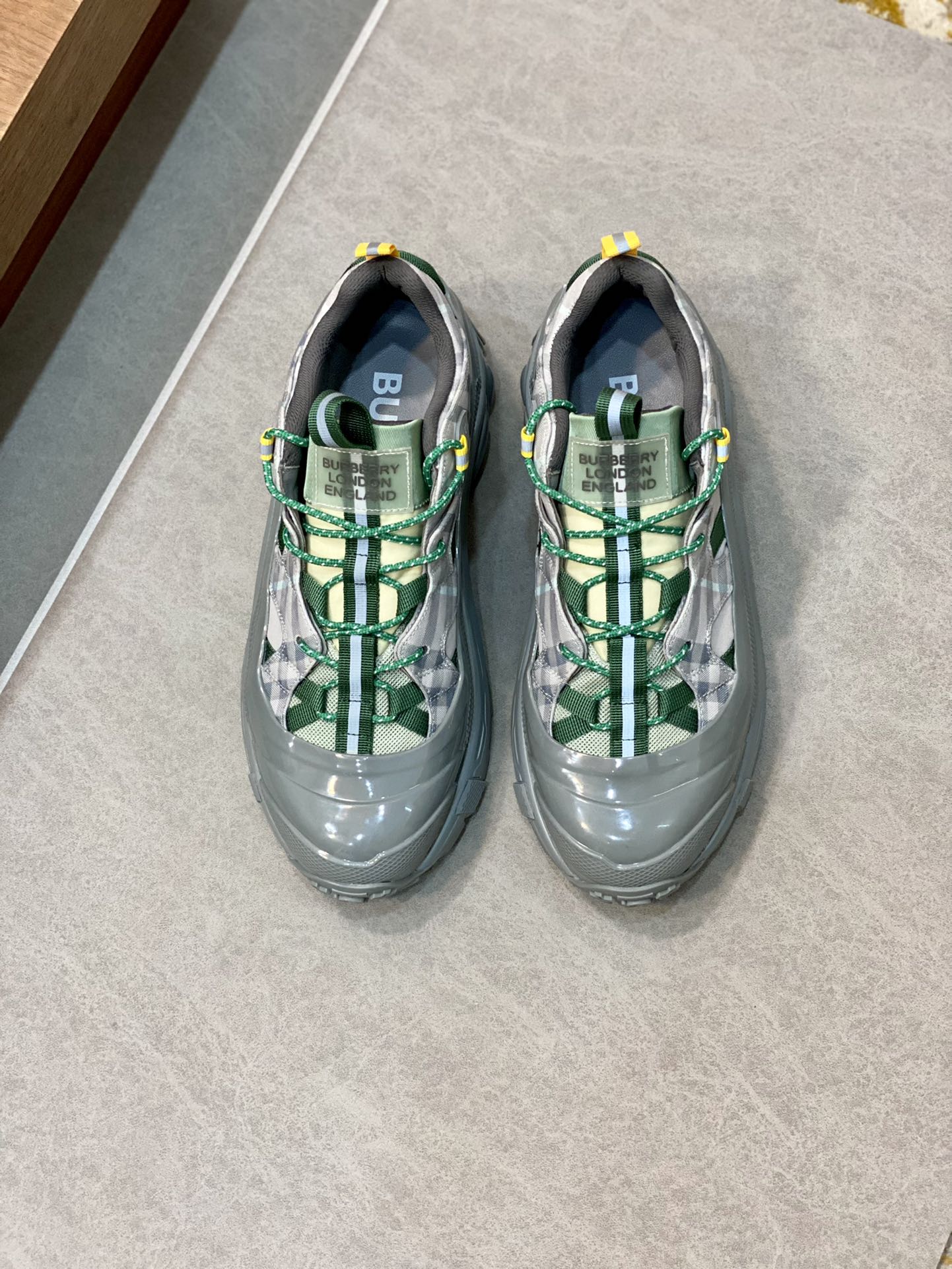 Burberry-071Shoes
