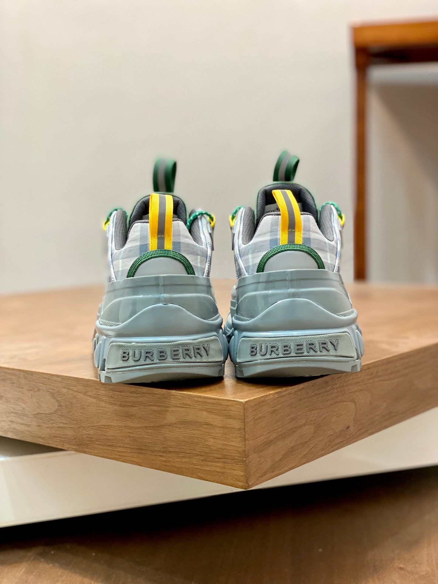 Burberry-071Shoes