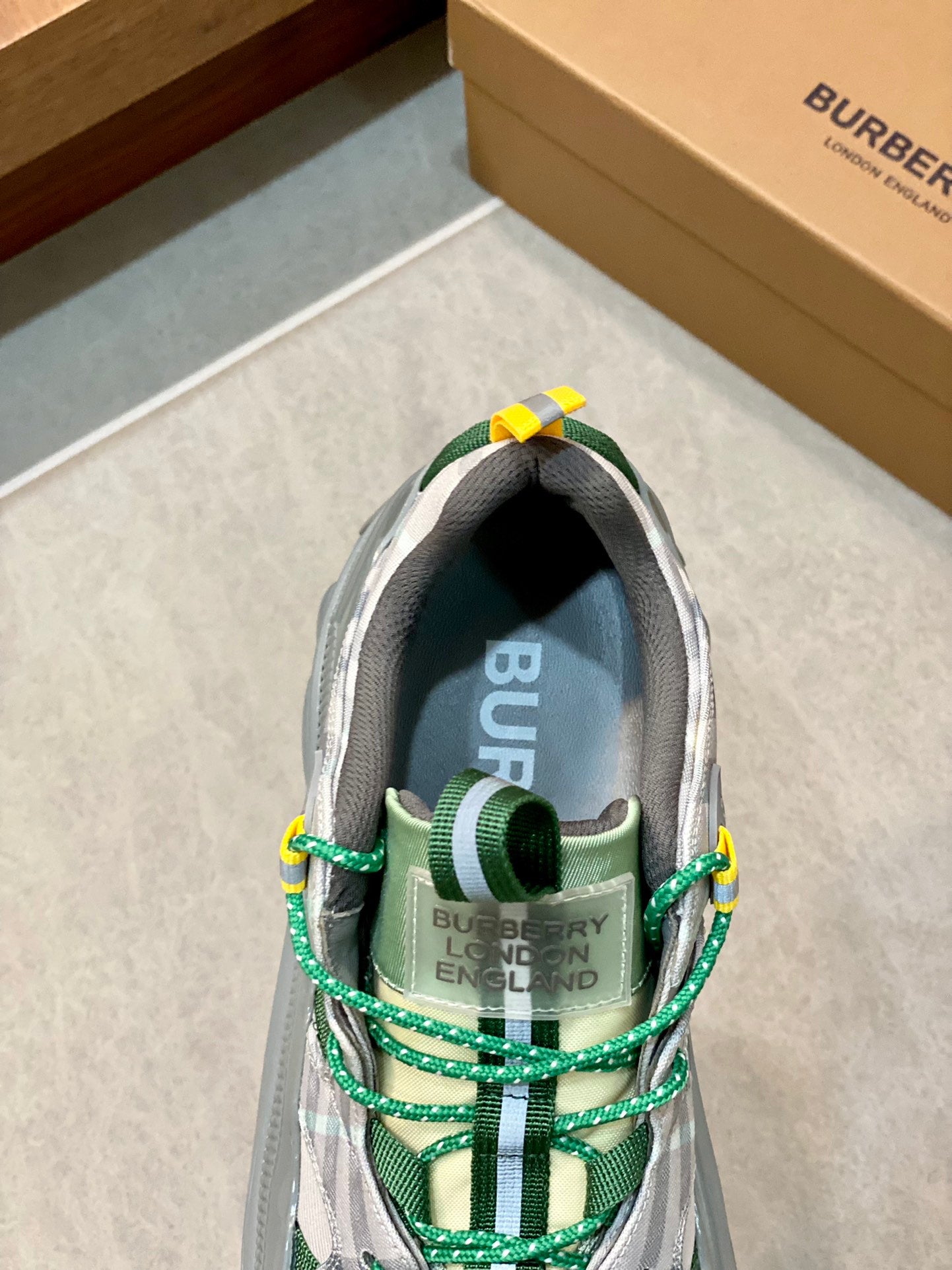Burberry-071Shoes