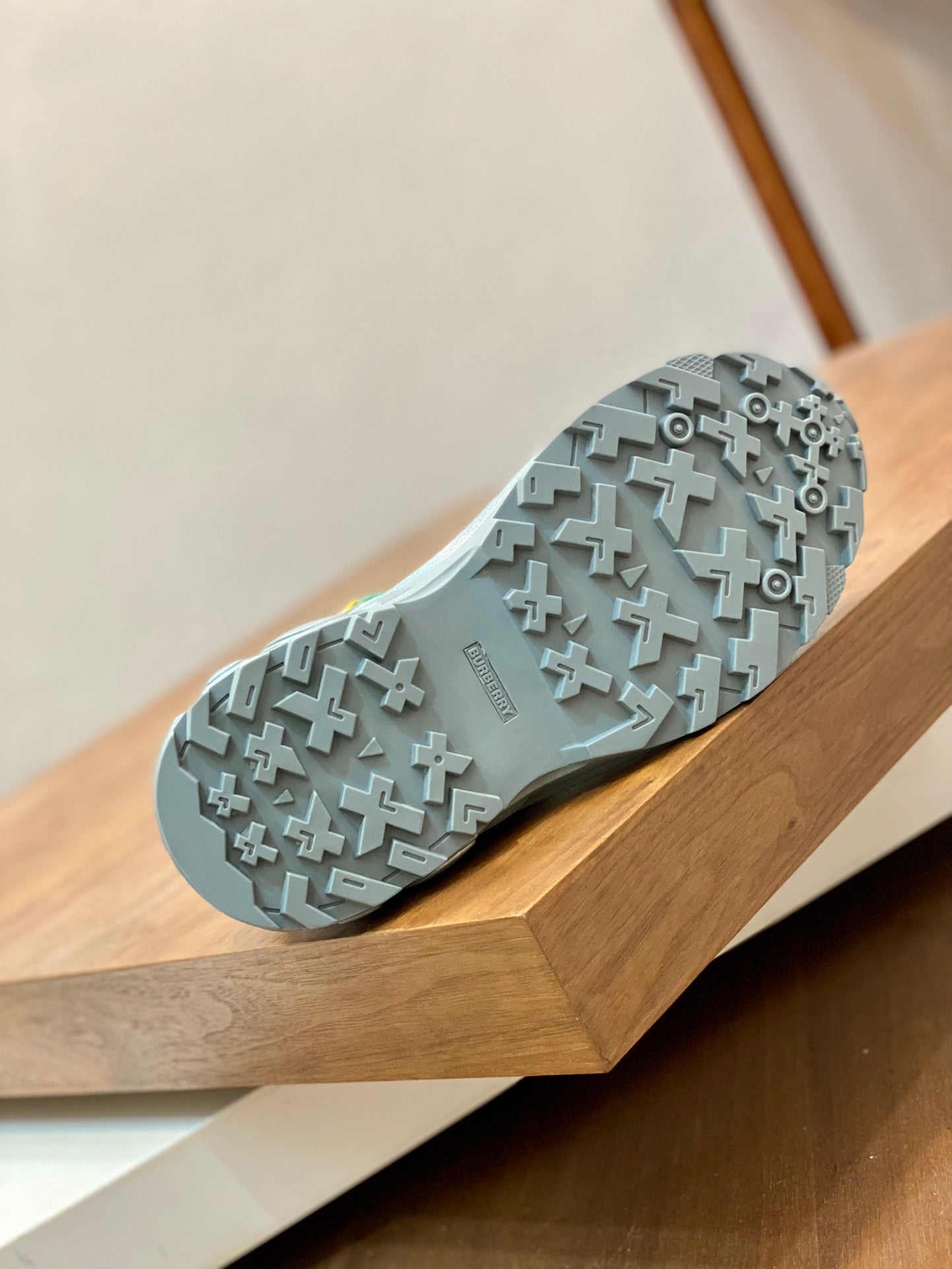 Burberry-071Shoes