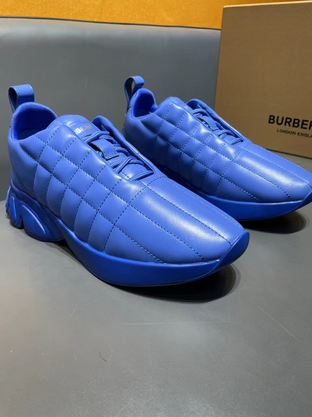 Burberry-073Shoes