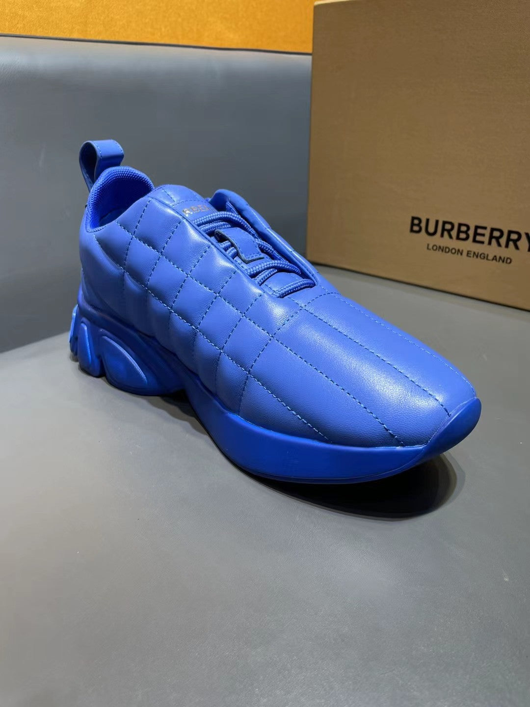 Burberry-073Shoes
