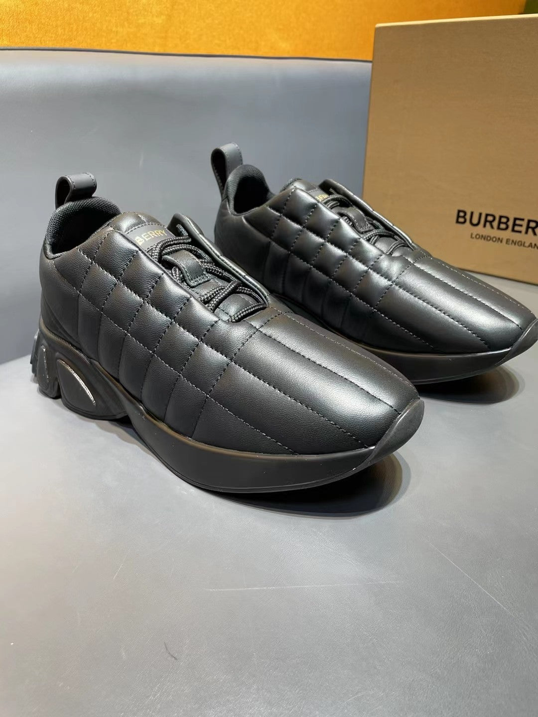 Burberry-074Shoes