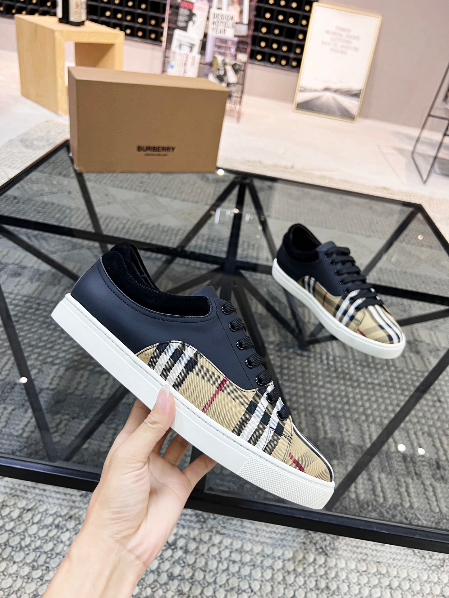 Burberry-076Shoes