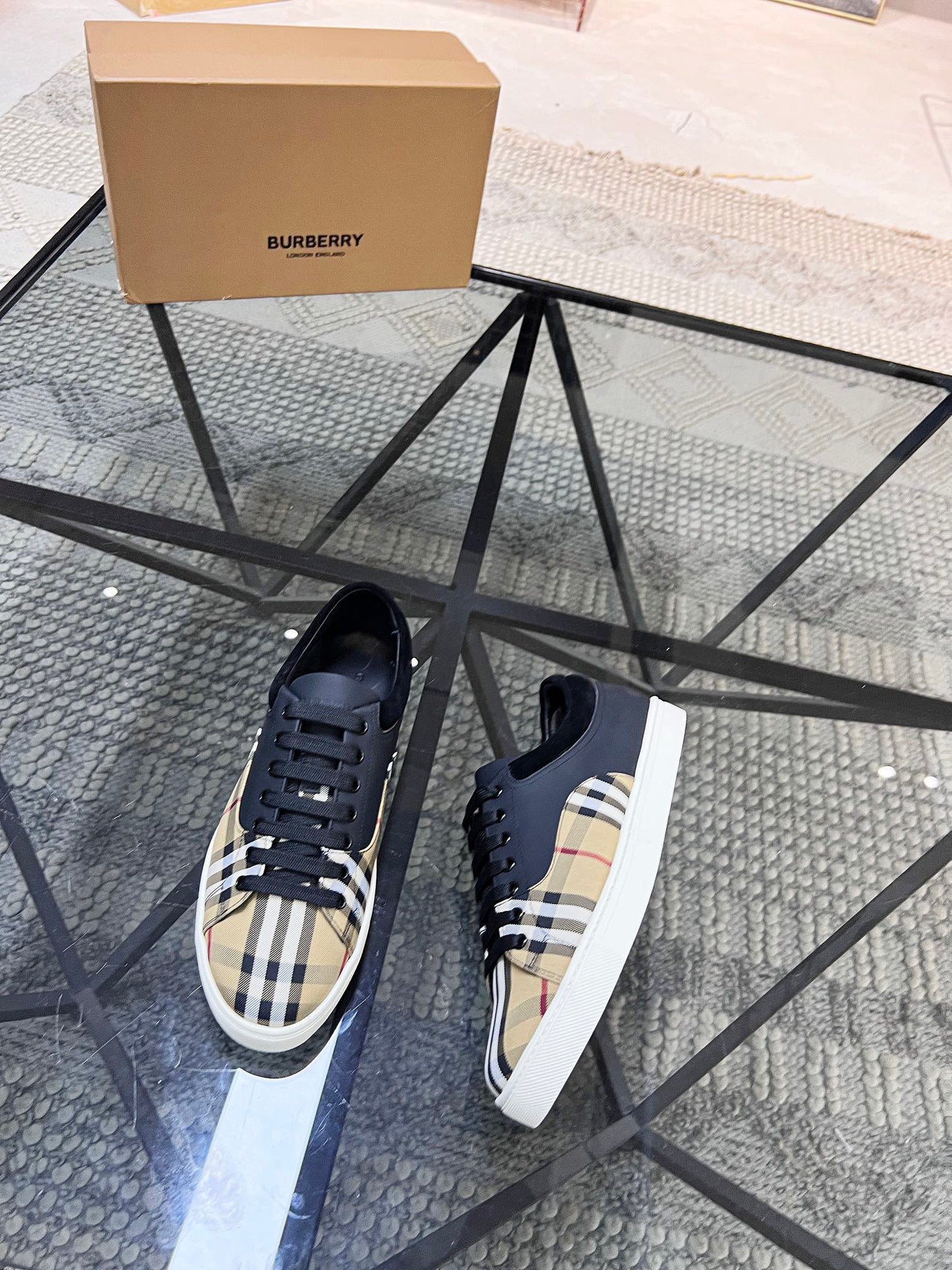 Burberry-076Shoes