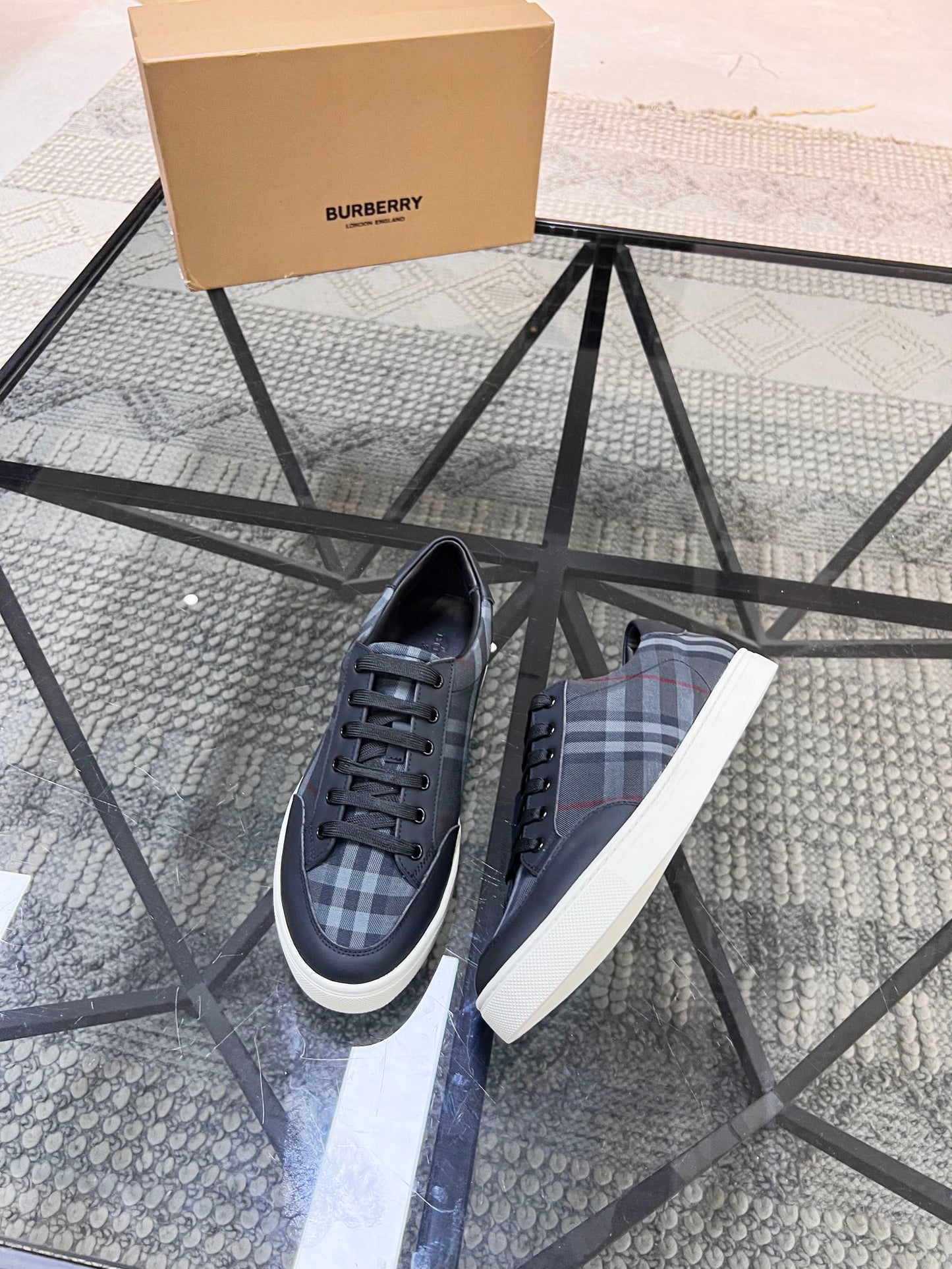 Burberry-080Shoes
