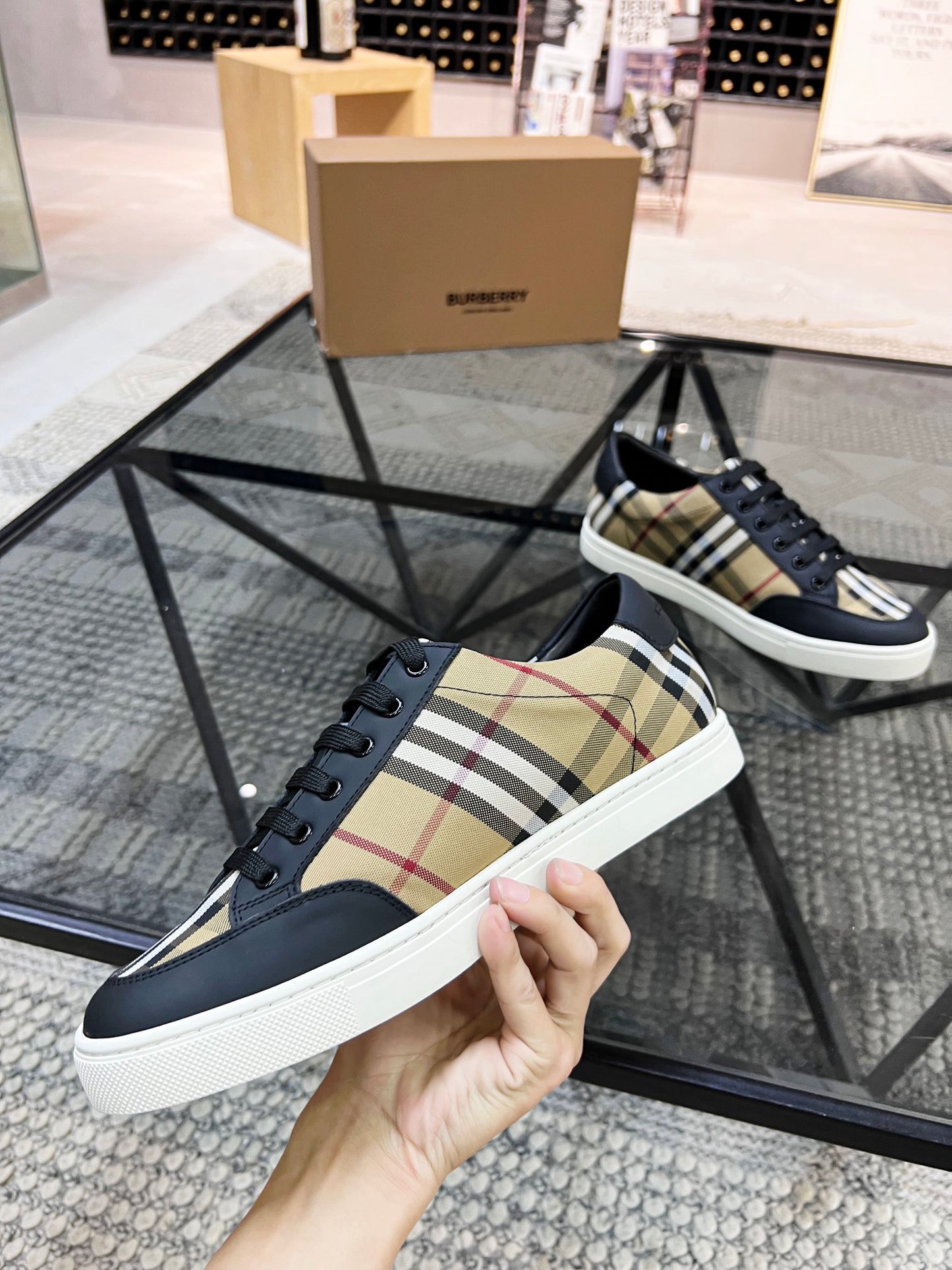 Burberry-081Shoes