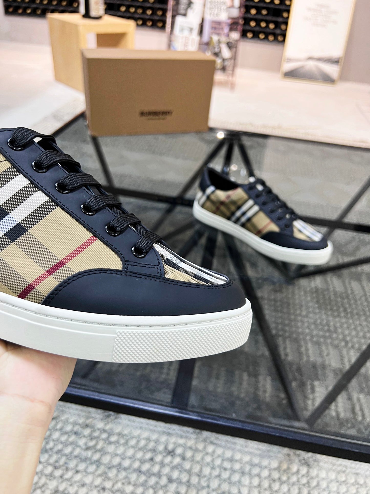 Burberry-081Shoes