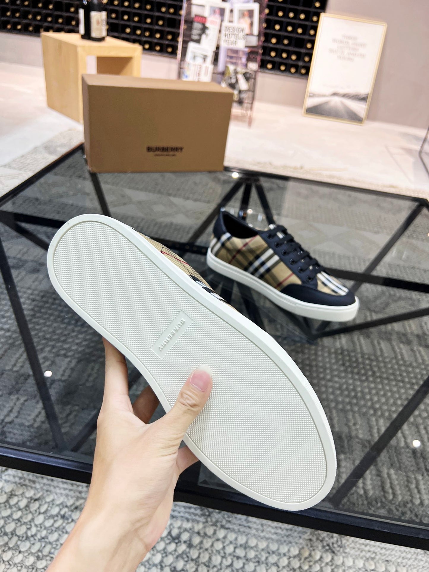 Burberry-081Shoes
