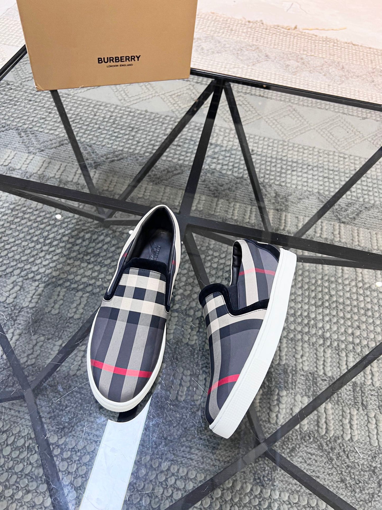 Burberry-082Shoes