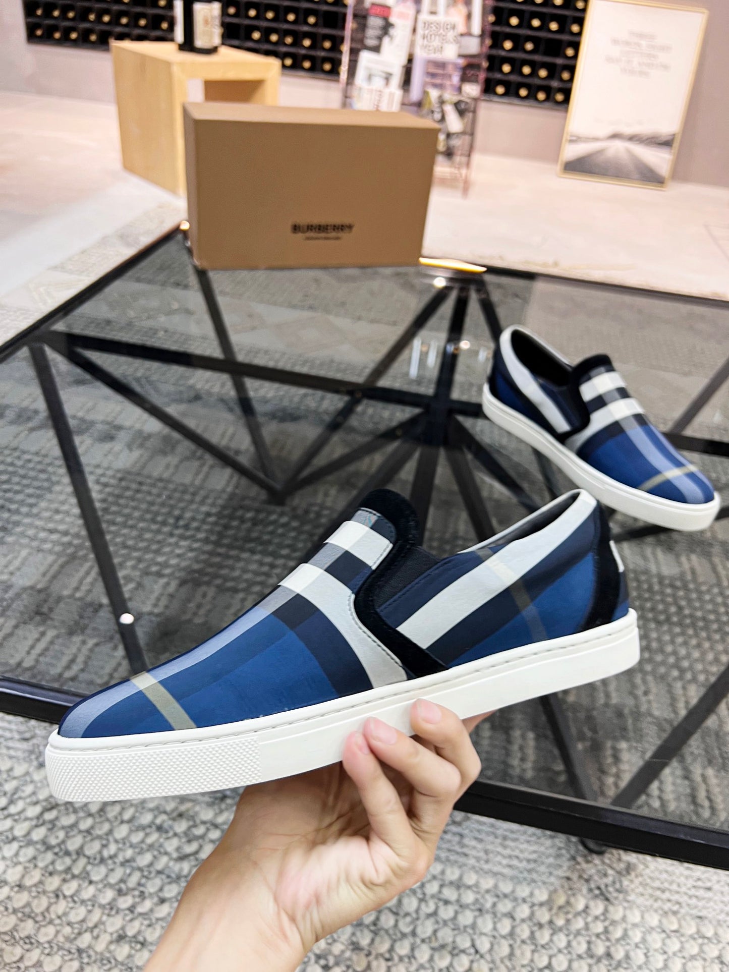 Burberry-083Shoes
