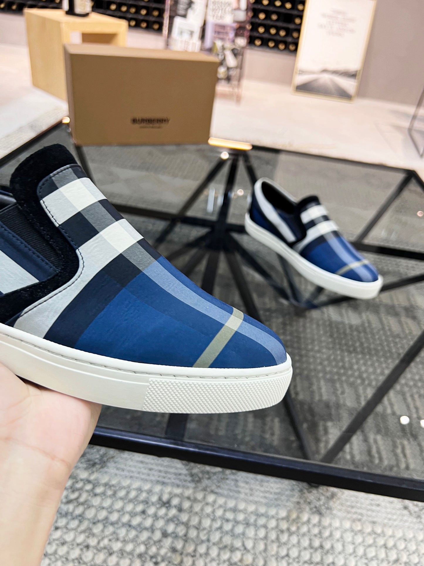 Burberry-083Shoes