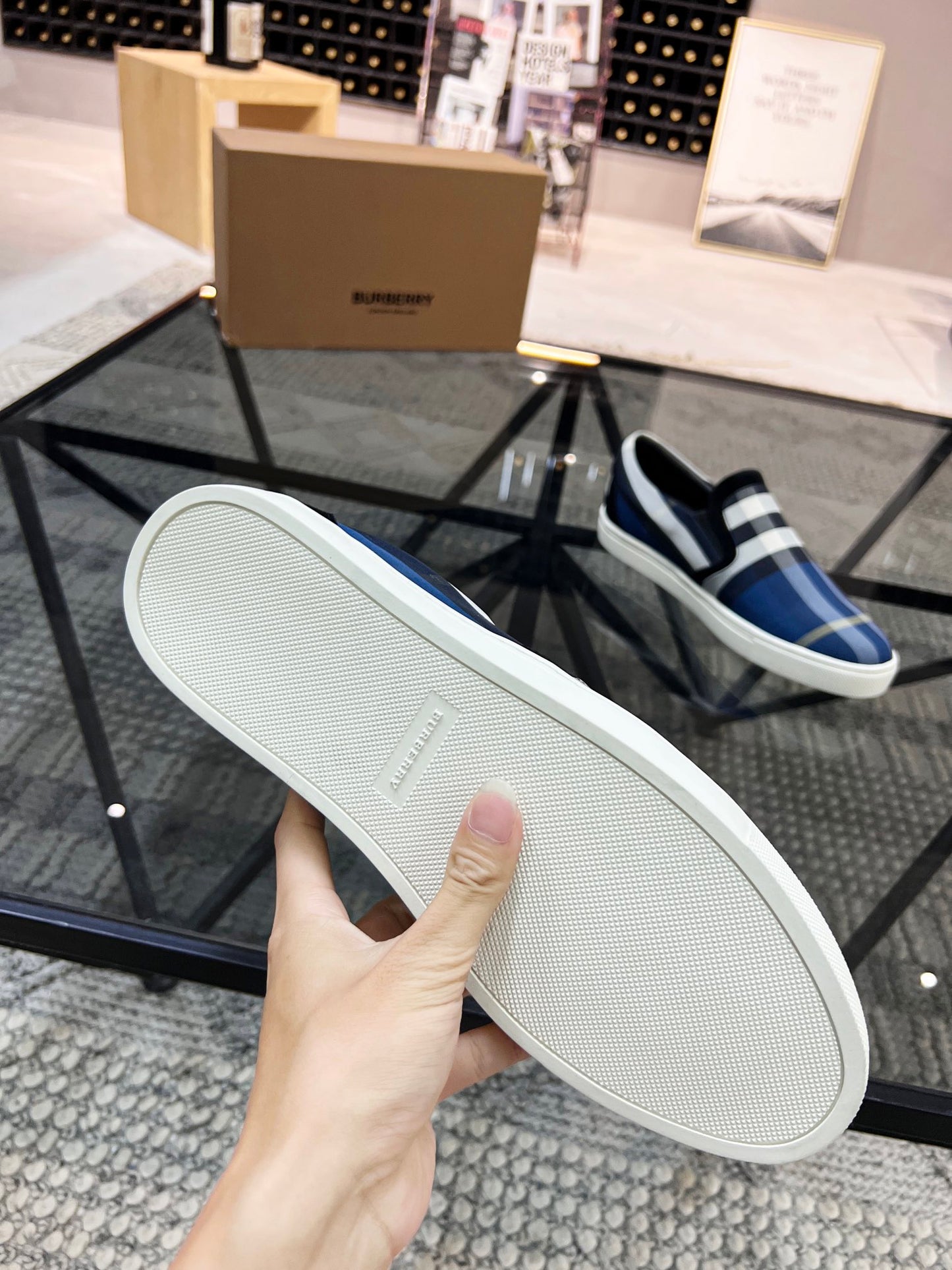Burberry-083Shoes