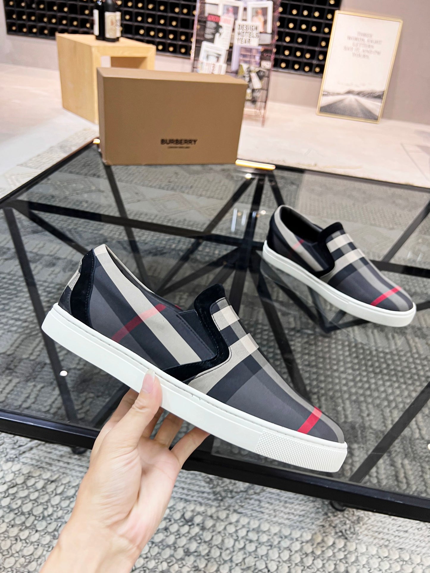 Burberry-084Shoes