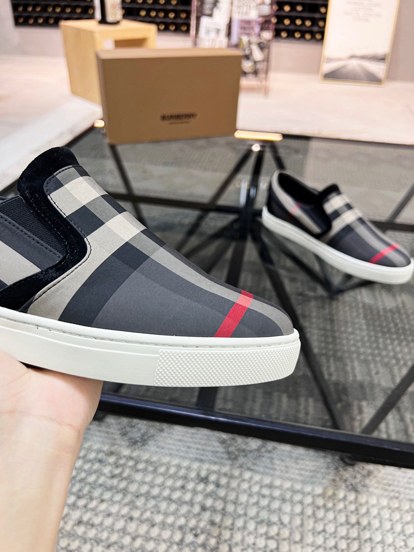 Burberry-084Shoes