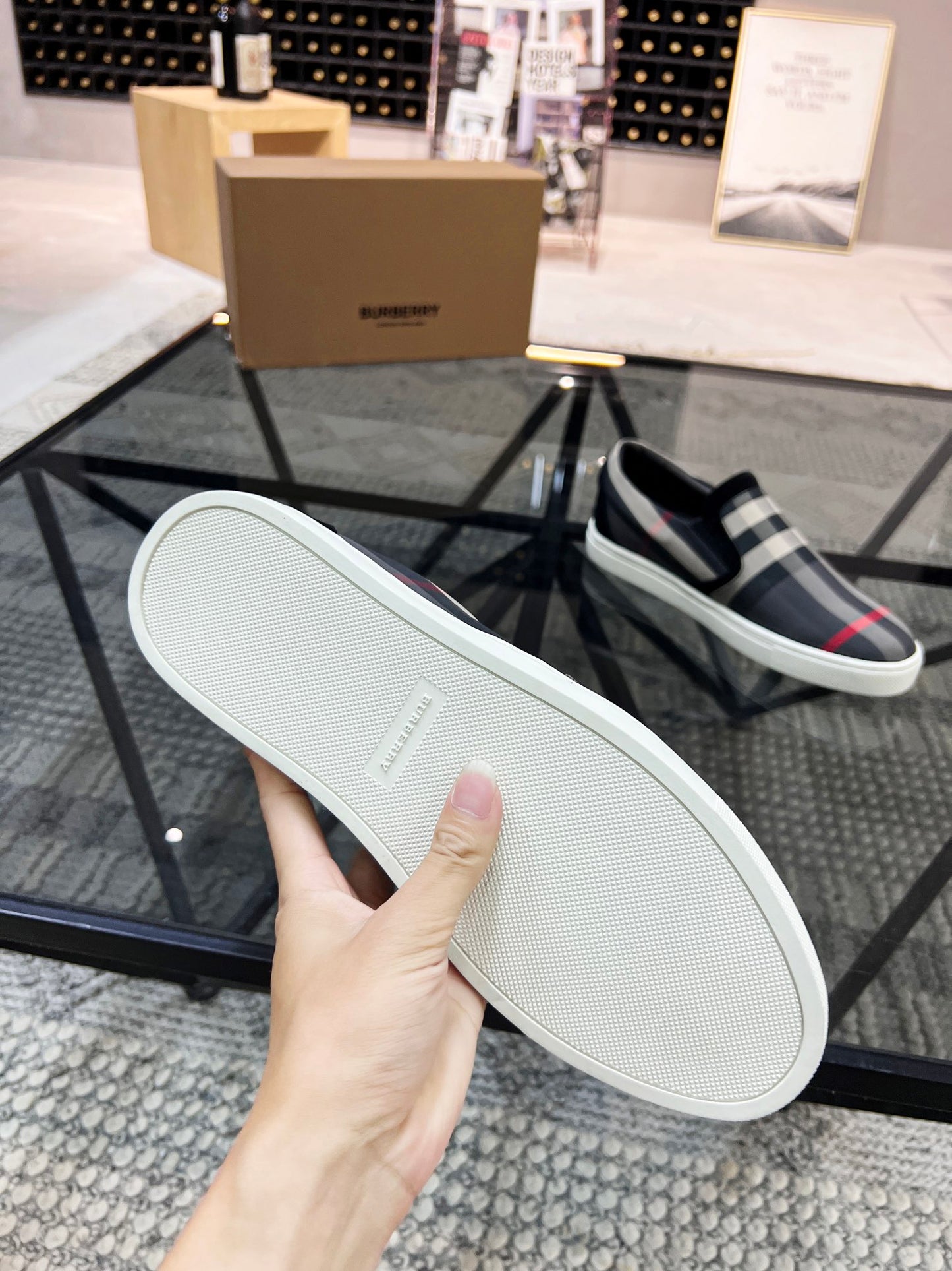 Burberry-084Shoes