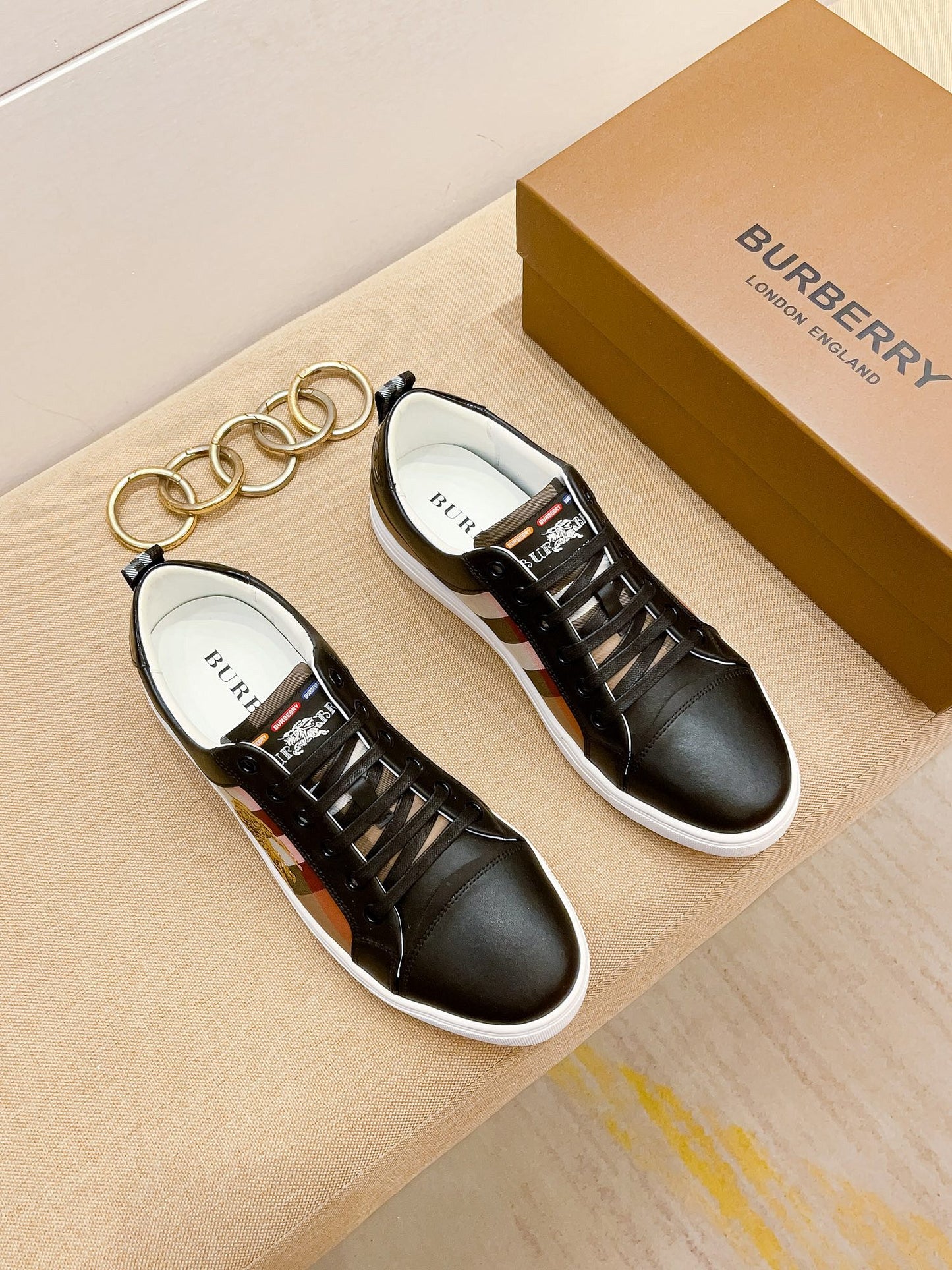 Burberry-090Shoes