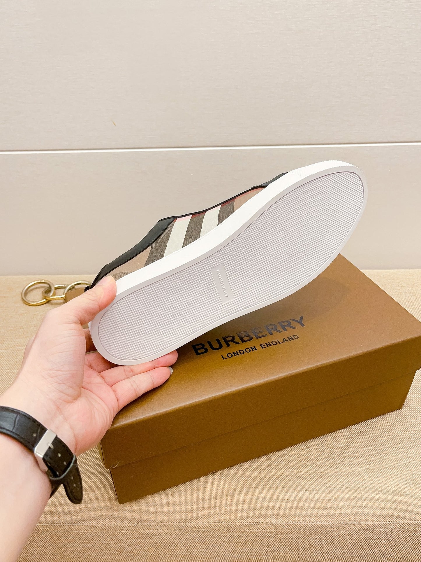 Burberry-090Shoes
