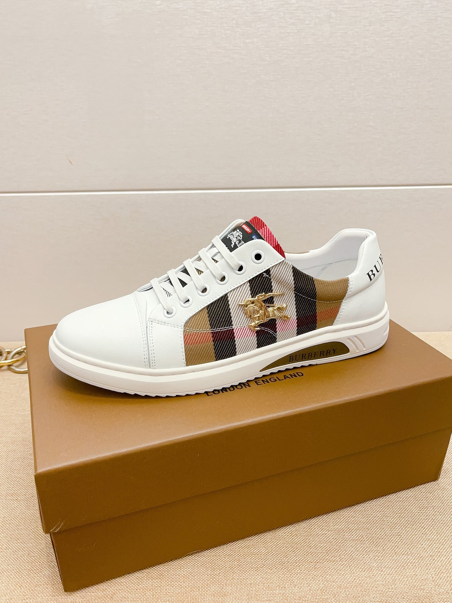 Burberry-085Shoes