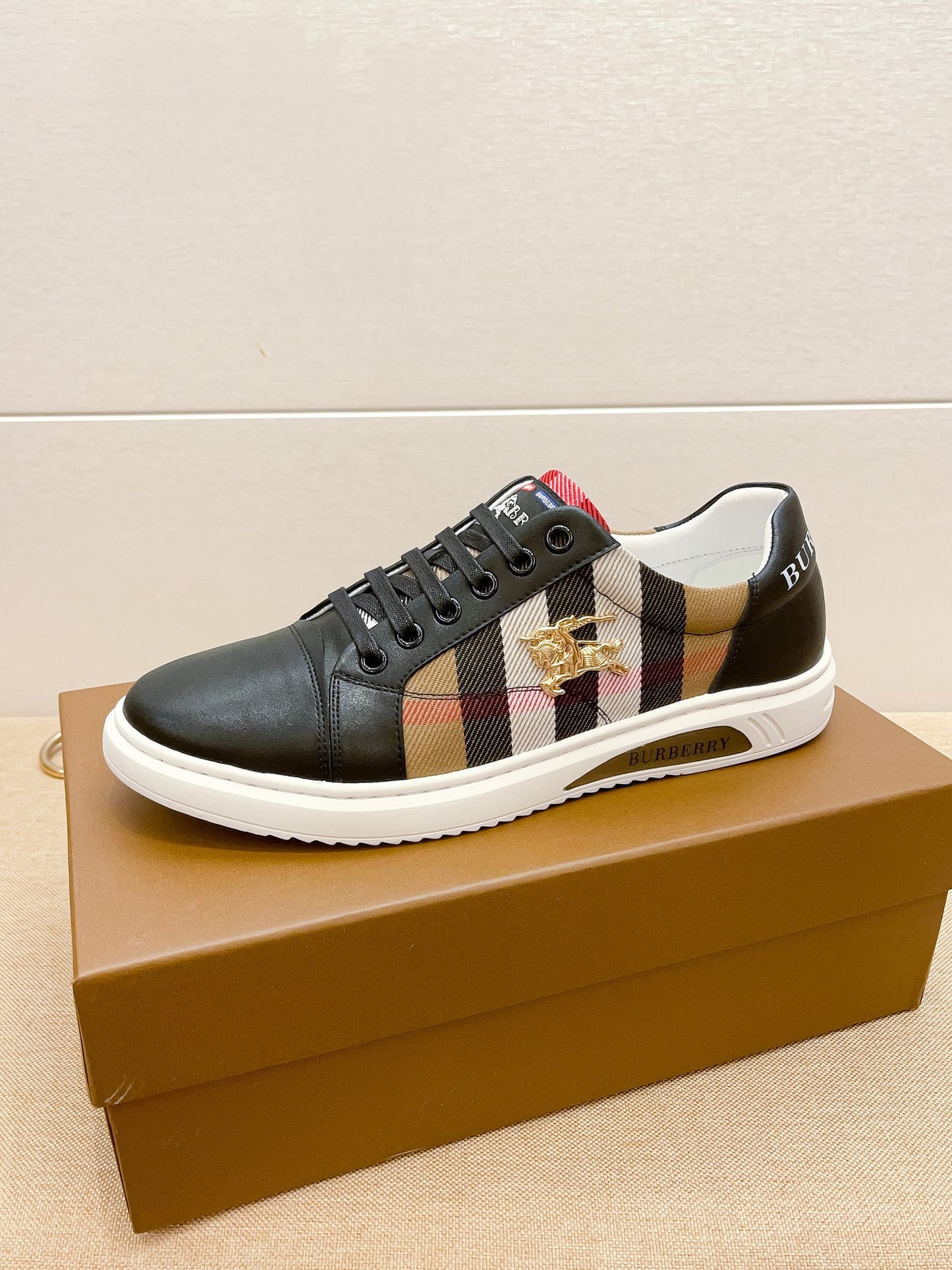 Burberry-086Shoes