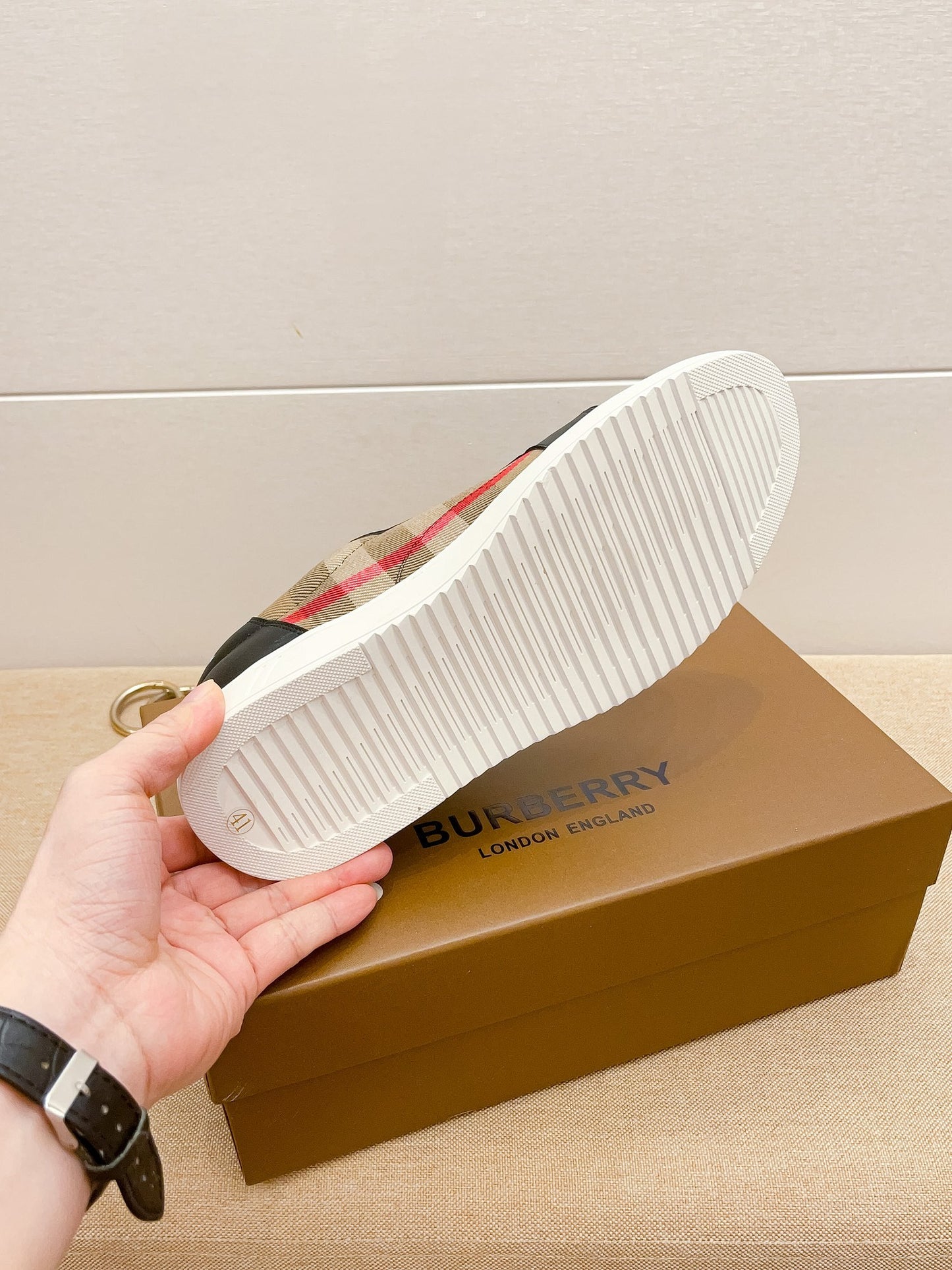 Burberry-086Shoes