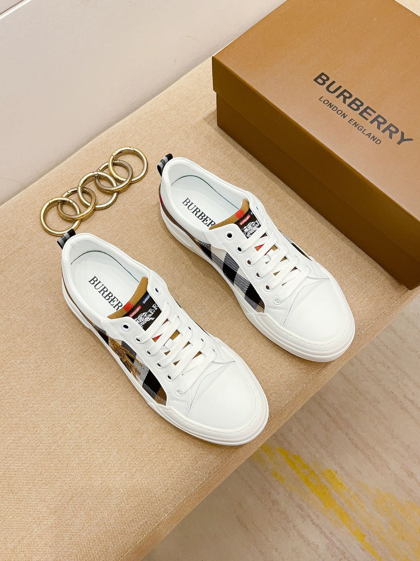 Burberry-087Shoes
