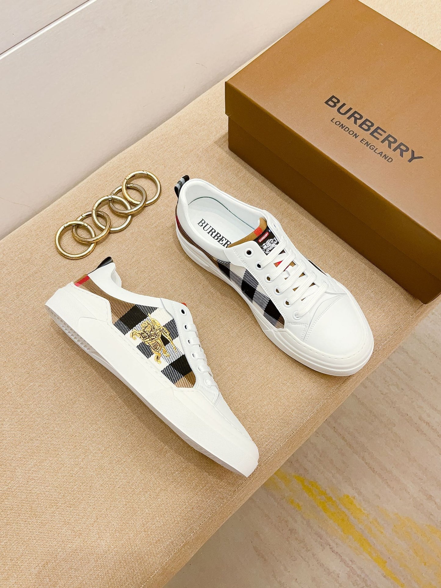 Burberry-087Shoes