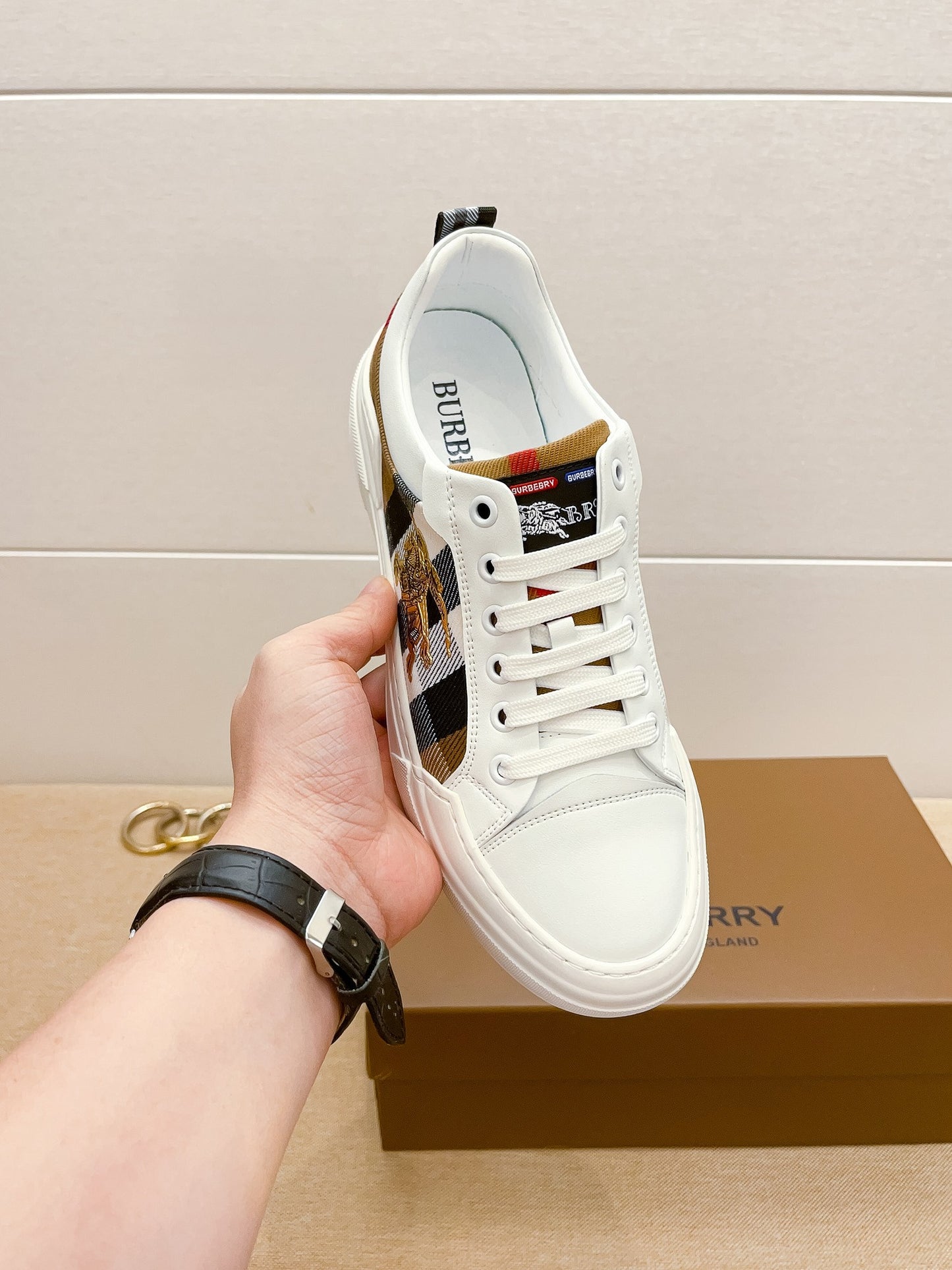 Burberry-087Shoes