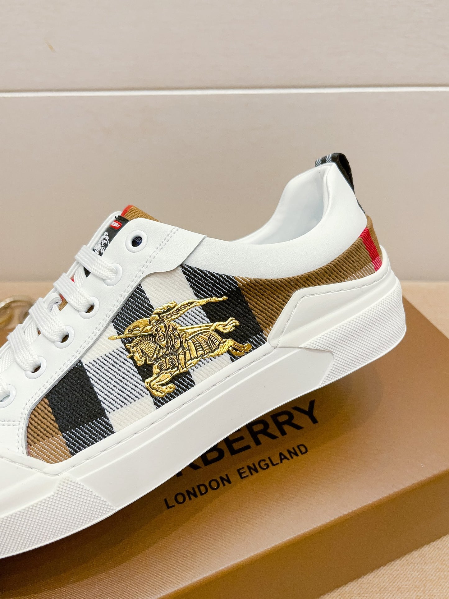 Burberry-087Shoes