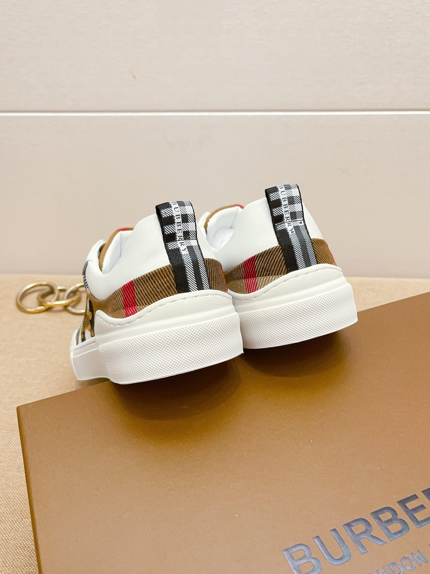 Burberry-087Shoes