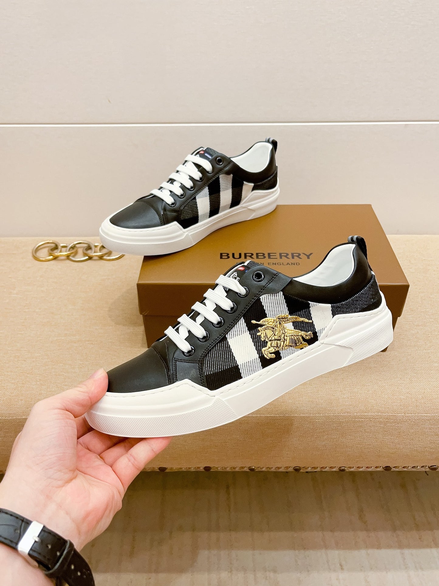 Burberry-088Shoes